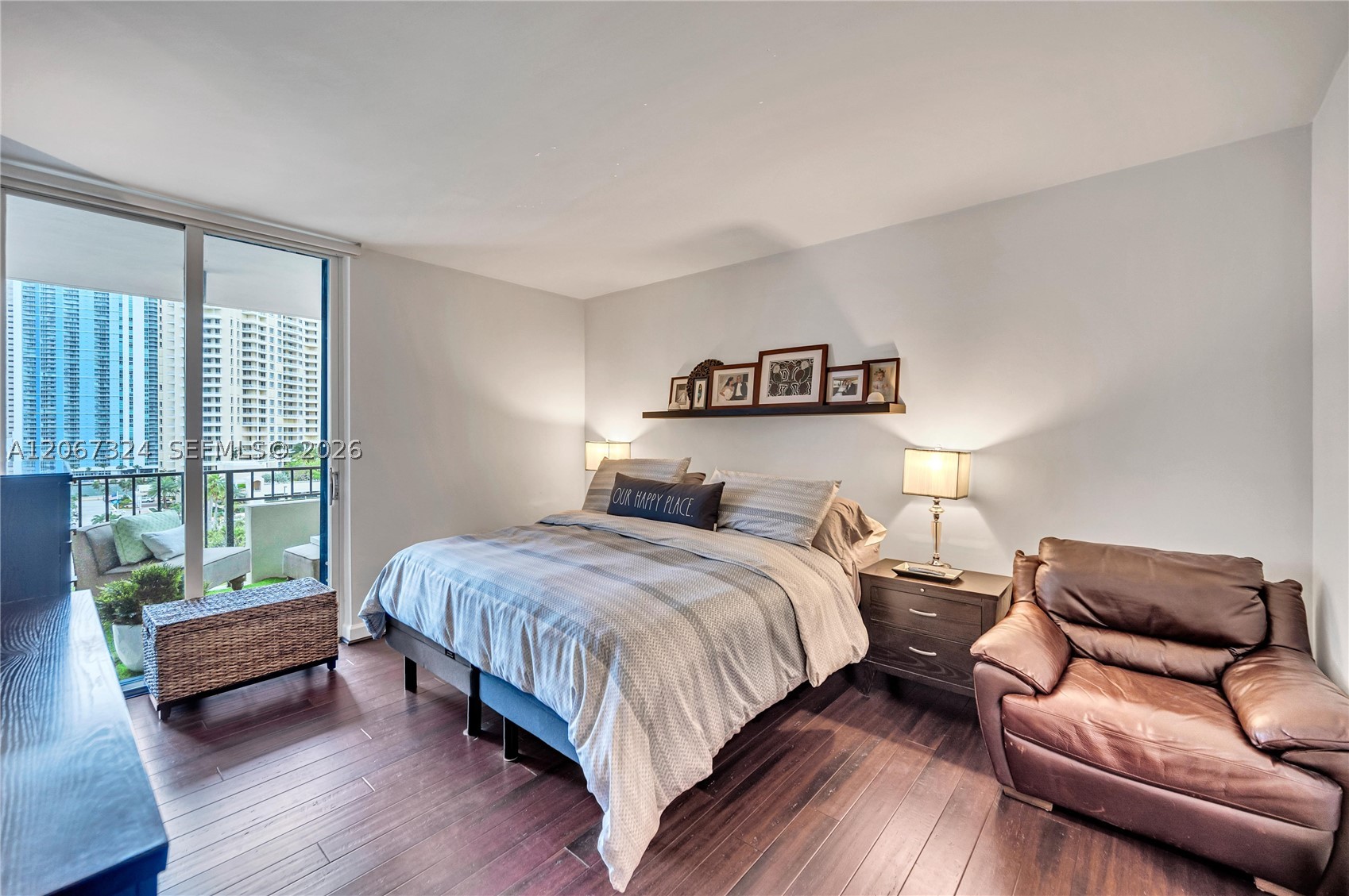 image Brickell Key One8