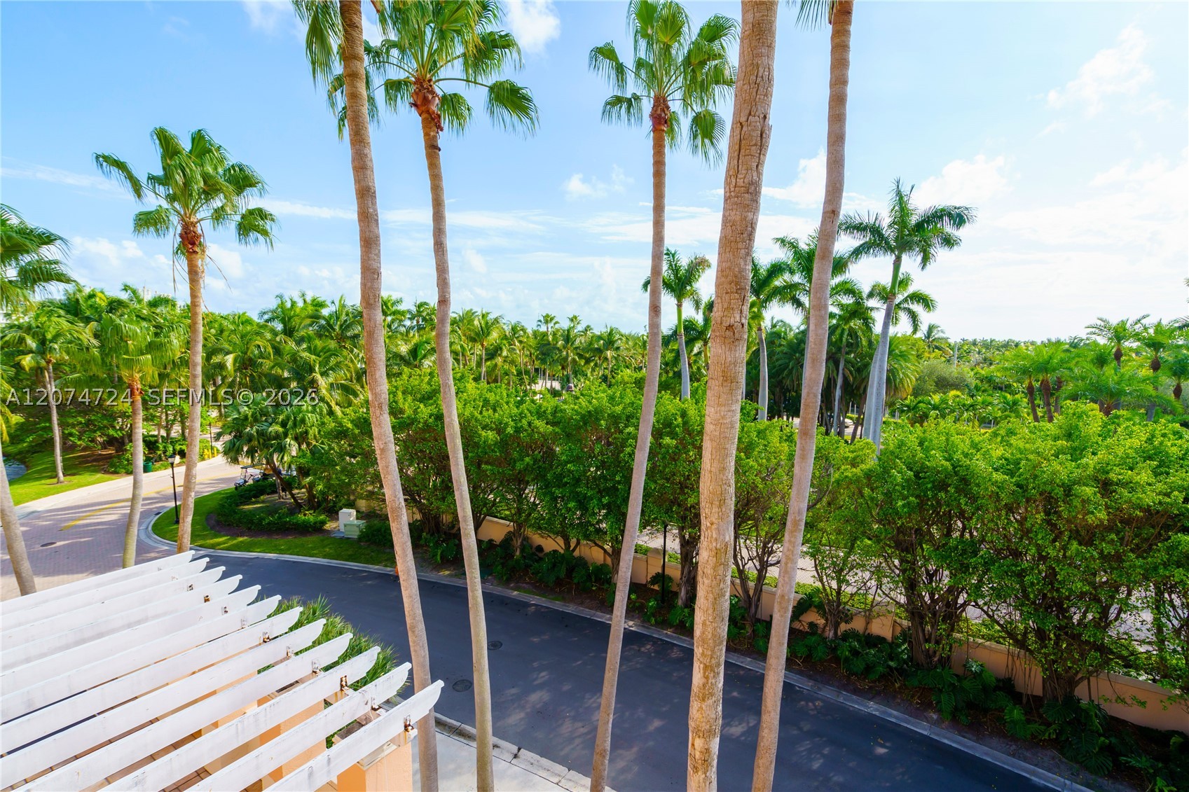 737 Crandon Blvd #PH-1 Key Biscayne, FL 33149