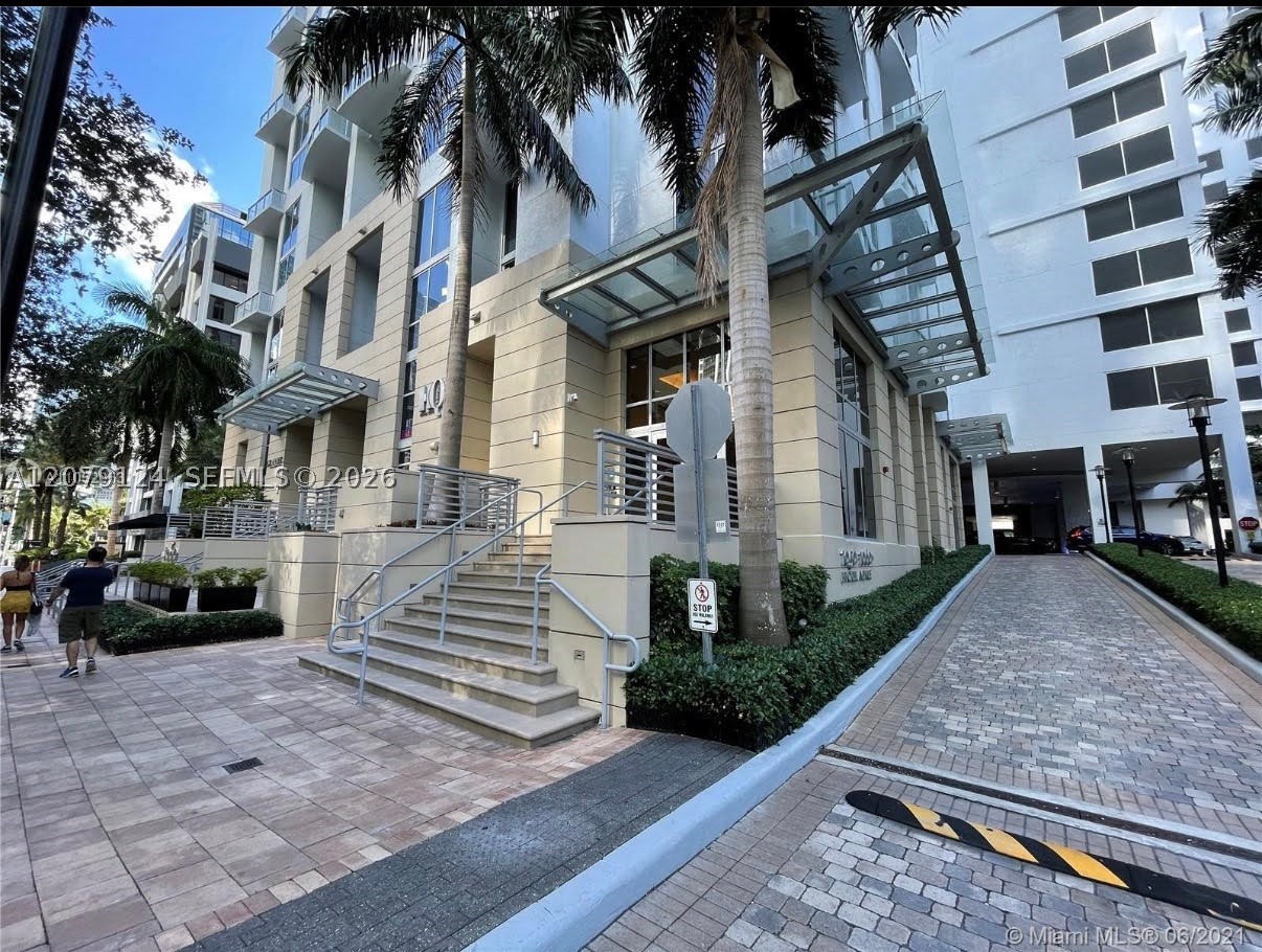 1060 Brickell Ave #2709