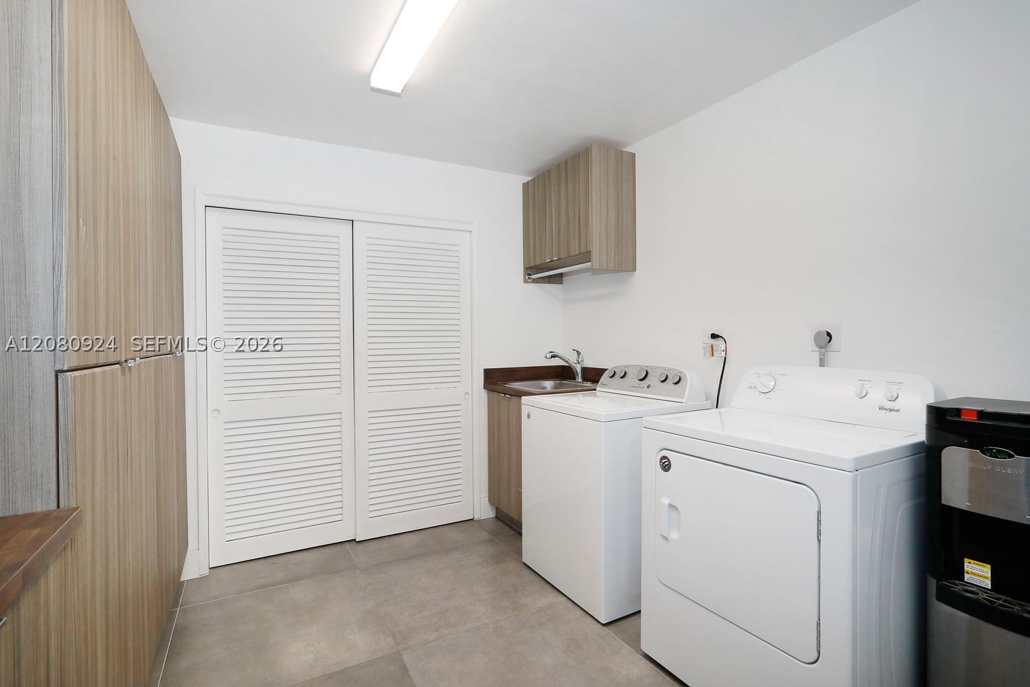 6121 SW 104th St Pinecrest, FL 33156