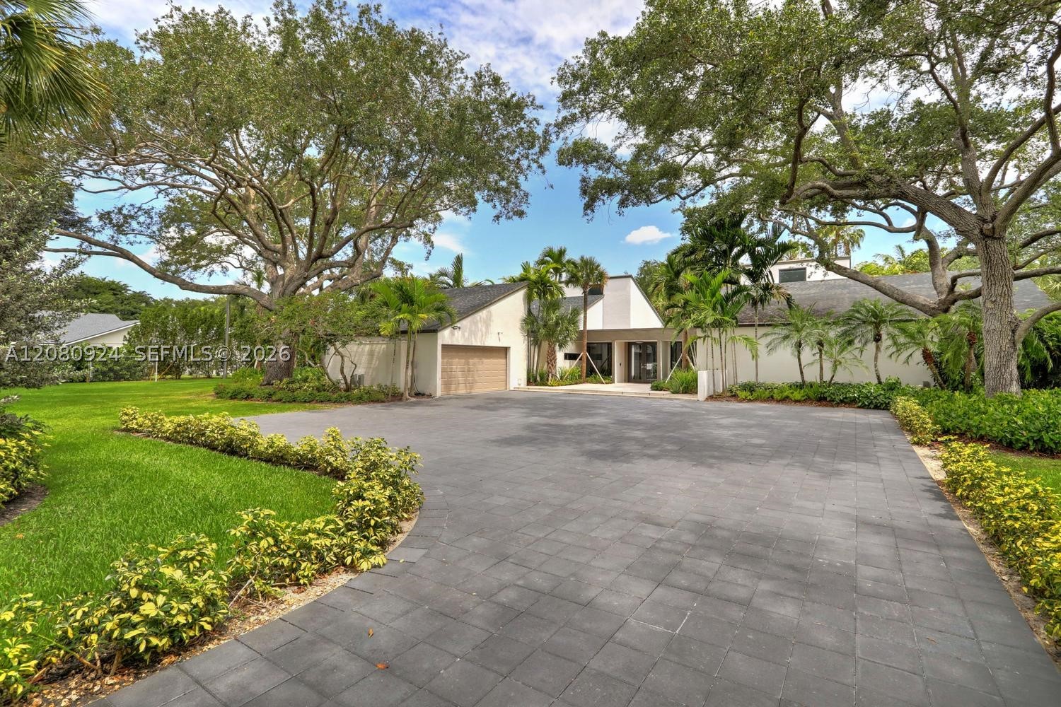 6121 SW 104th St Pinecrest, FL 33156