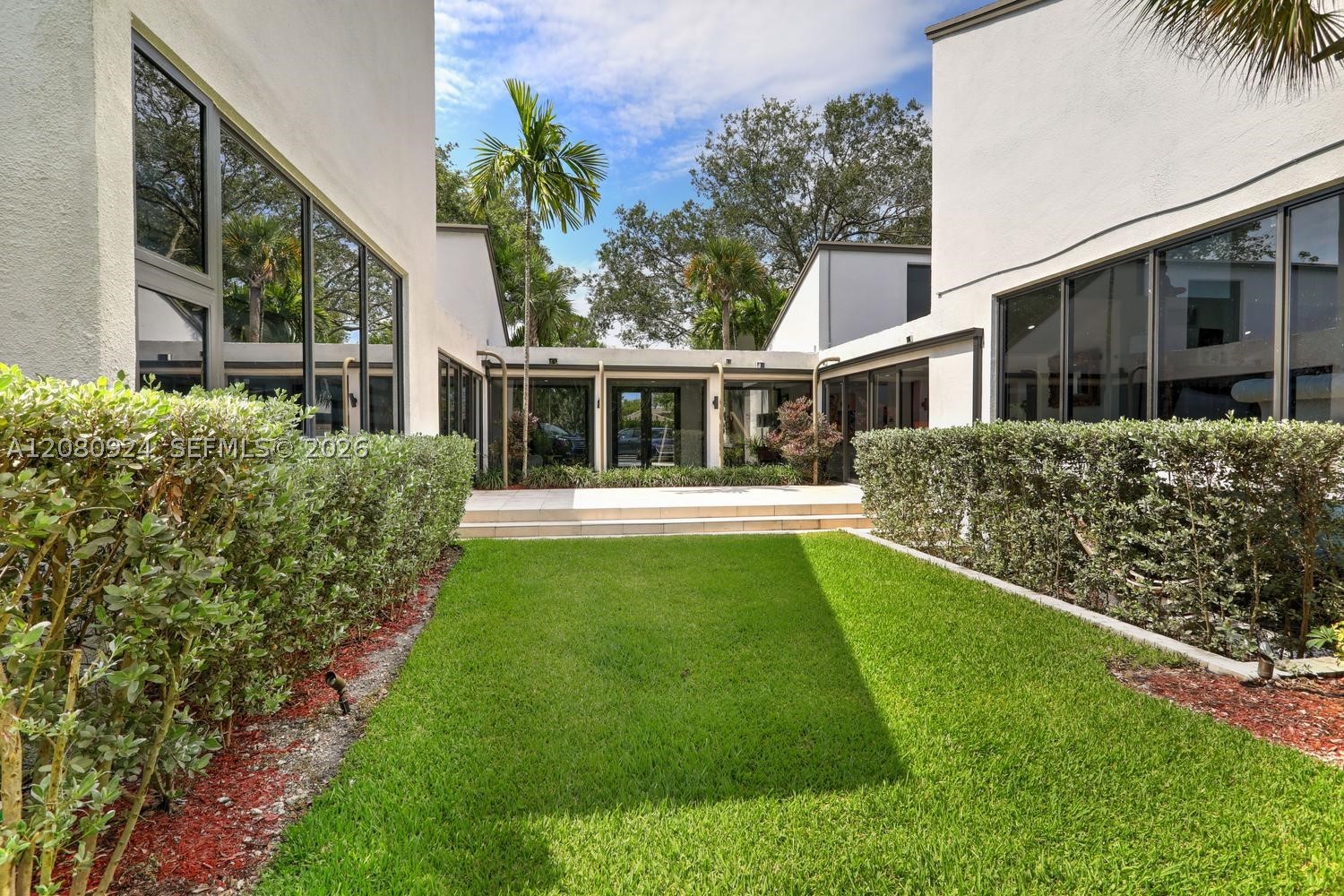 6121 SW 104th St Pinecrest, FL 33156