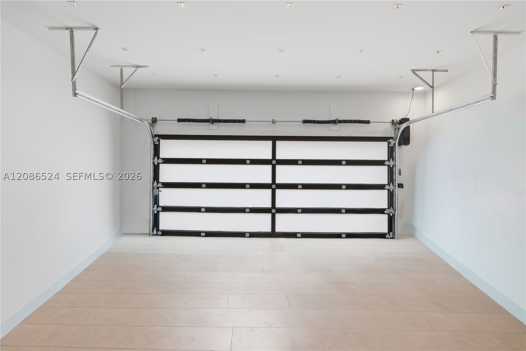 415 Holiday Dr Hallandale Beach, FL 33009