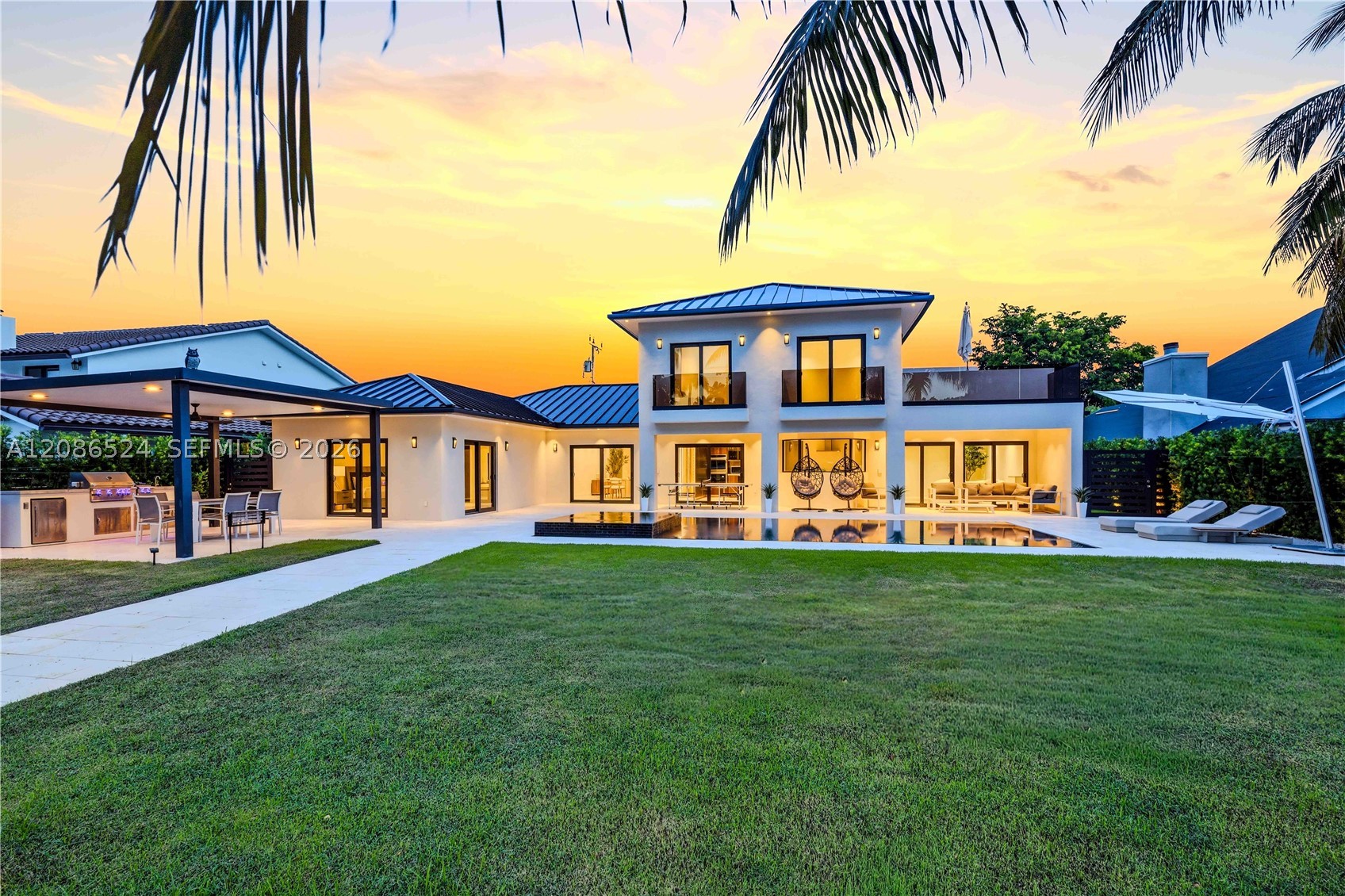415 Holiday Dr Hallandale Beach, FL 33009