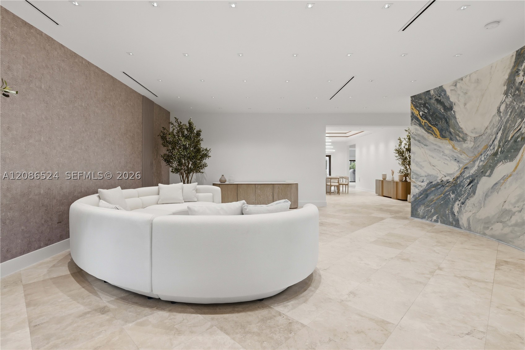 415 Holiday Dr Hallandale Beach, FL 33009