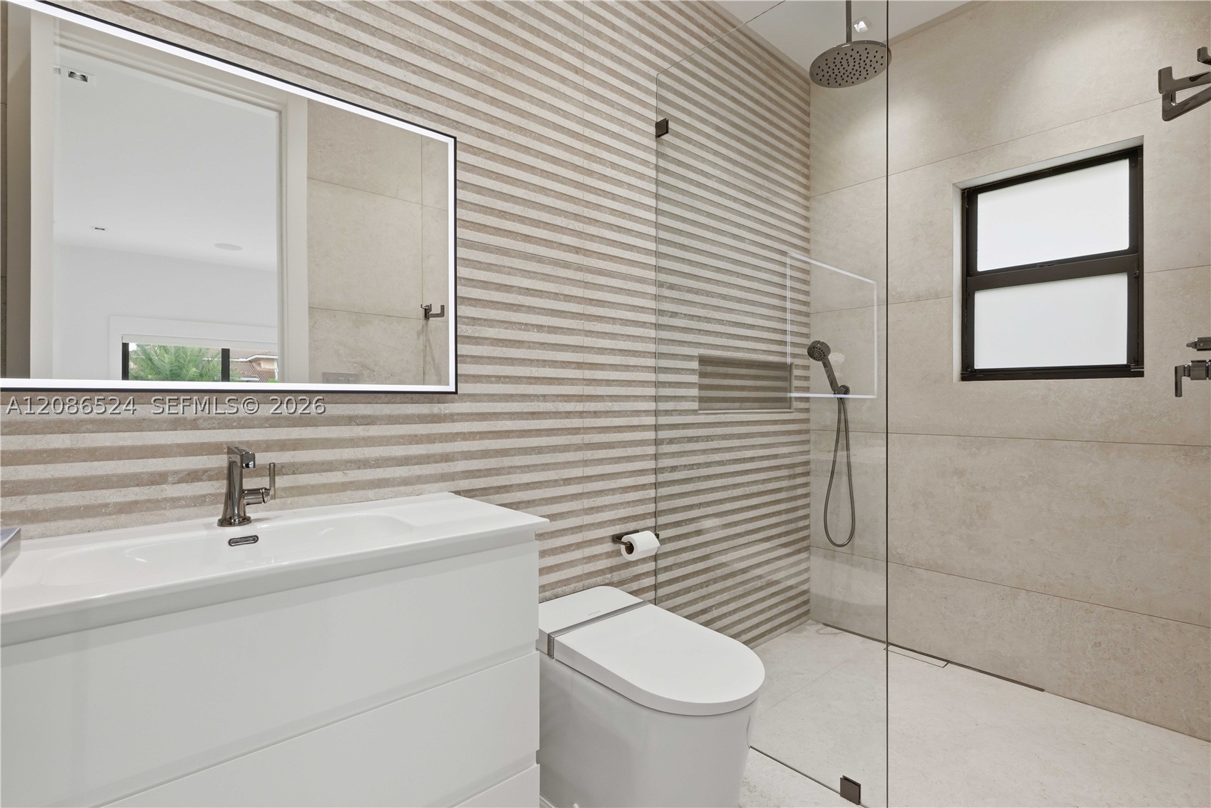 415 Holiday Dr Hallandale Beach, FL 33009