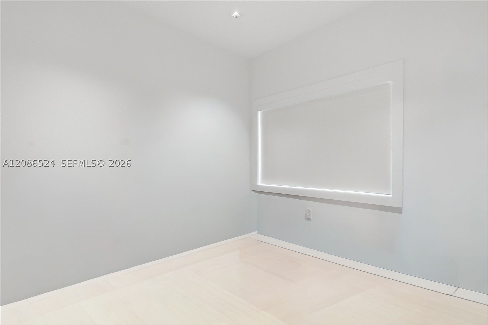 415 Holiday Dr Hallandale Beach, FL 33009