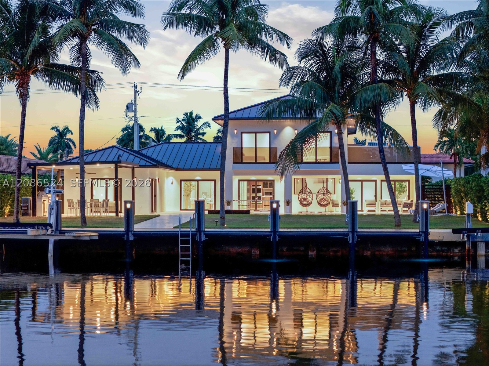 415 Holiday Dr Hallandale Beach, FL 33009