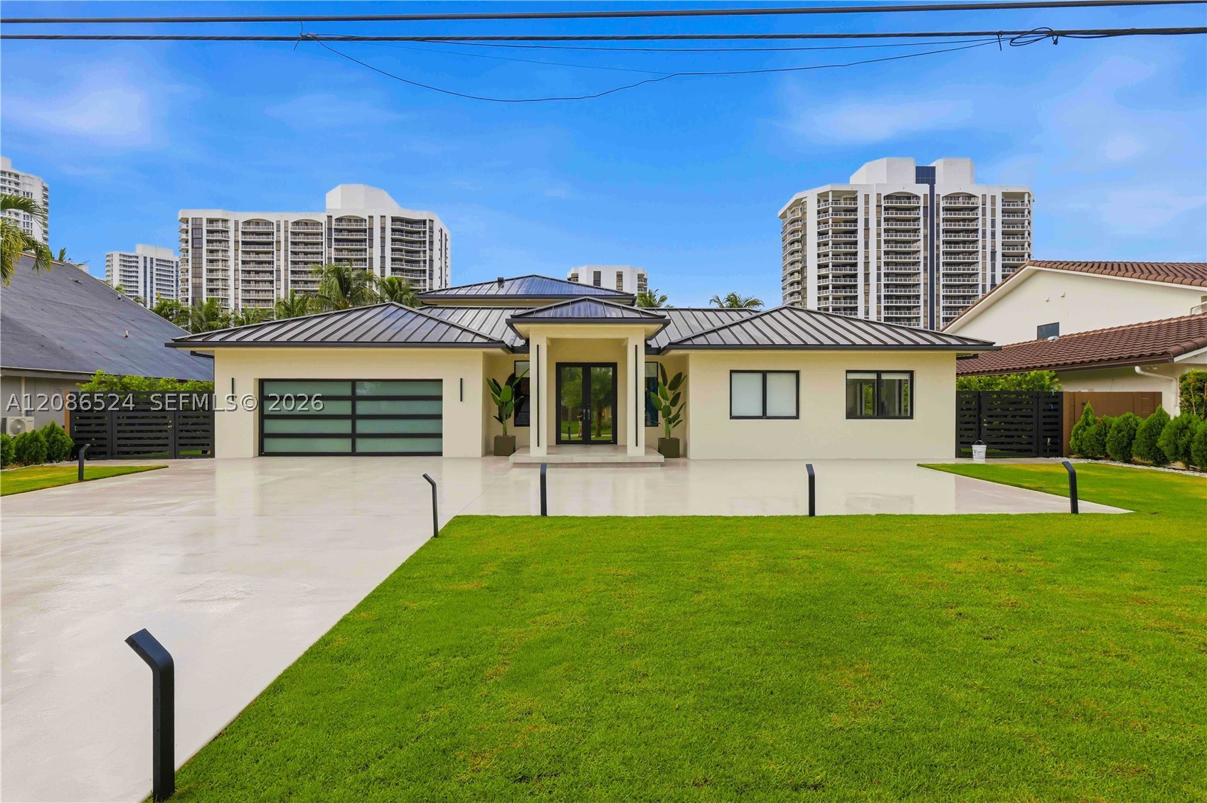 415 Holiday Dr Hallandale Beach, FL 33009
