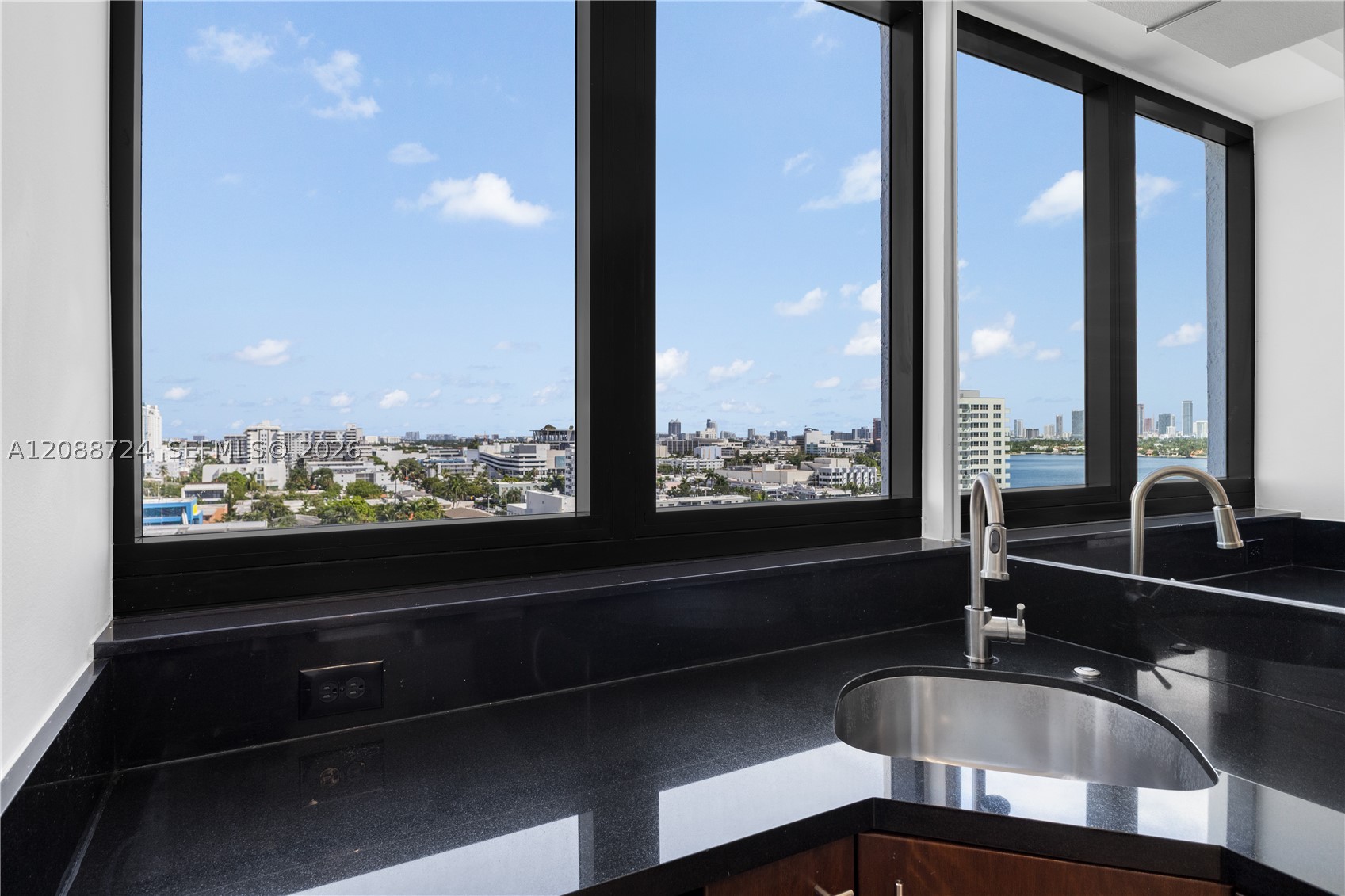 image The Waverly at South Beach9