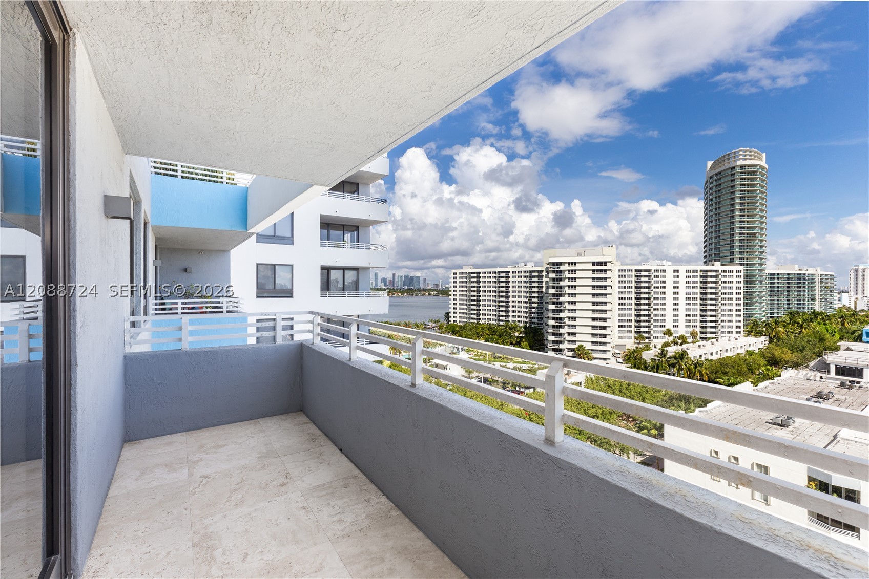 image The Waverly at South Beach24