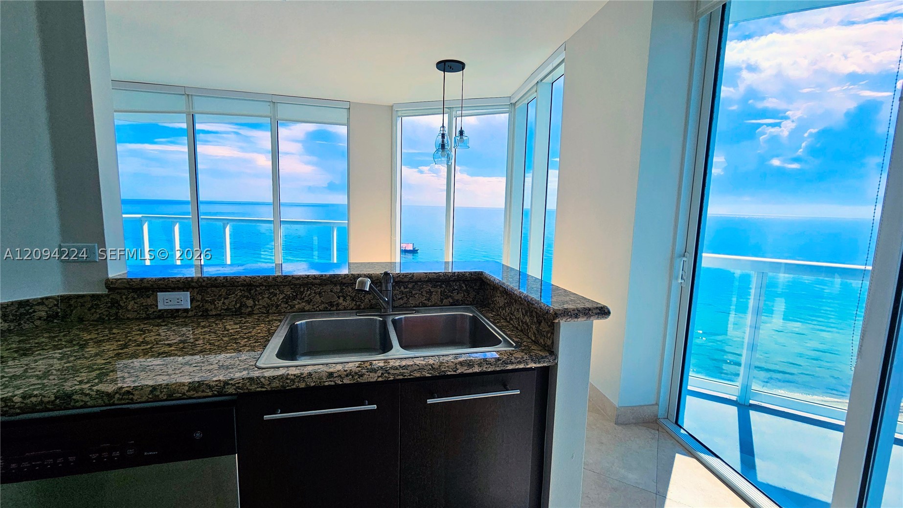 image Bel Aire on the Ocean33