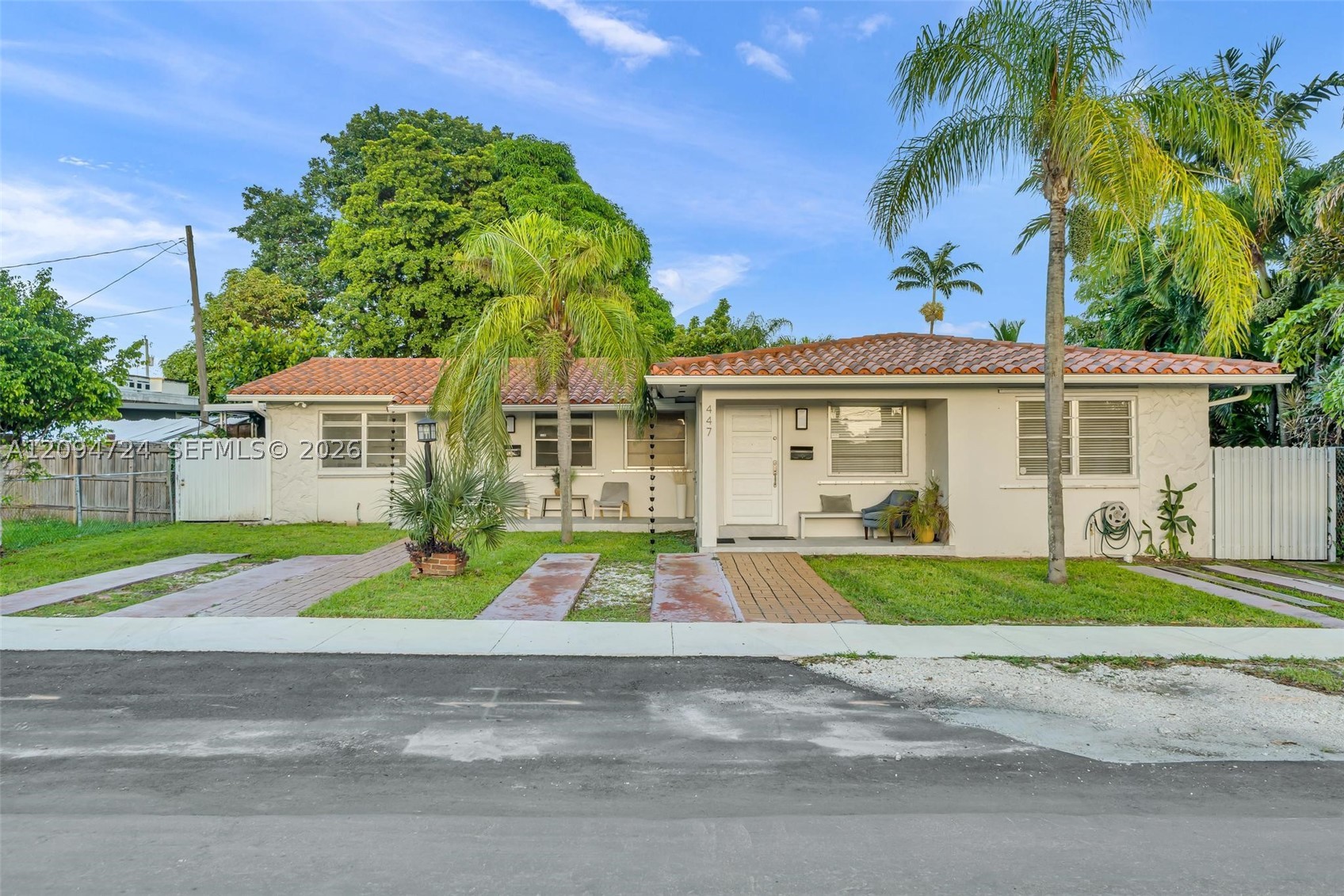 445 SW 36th Ave