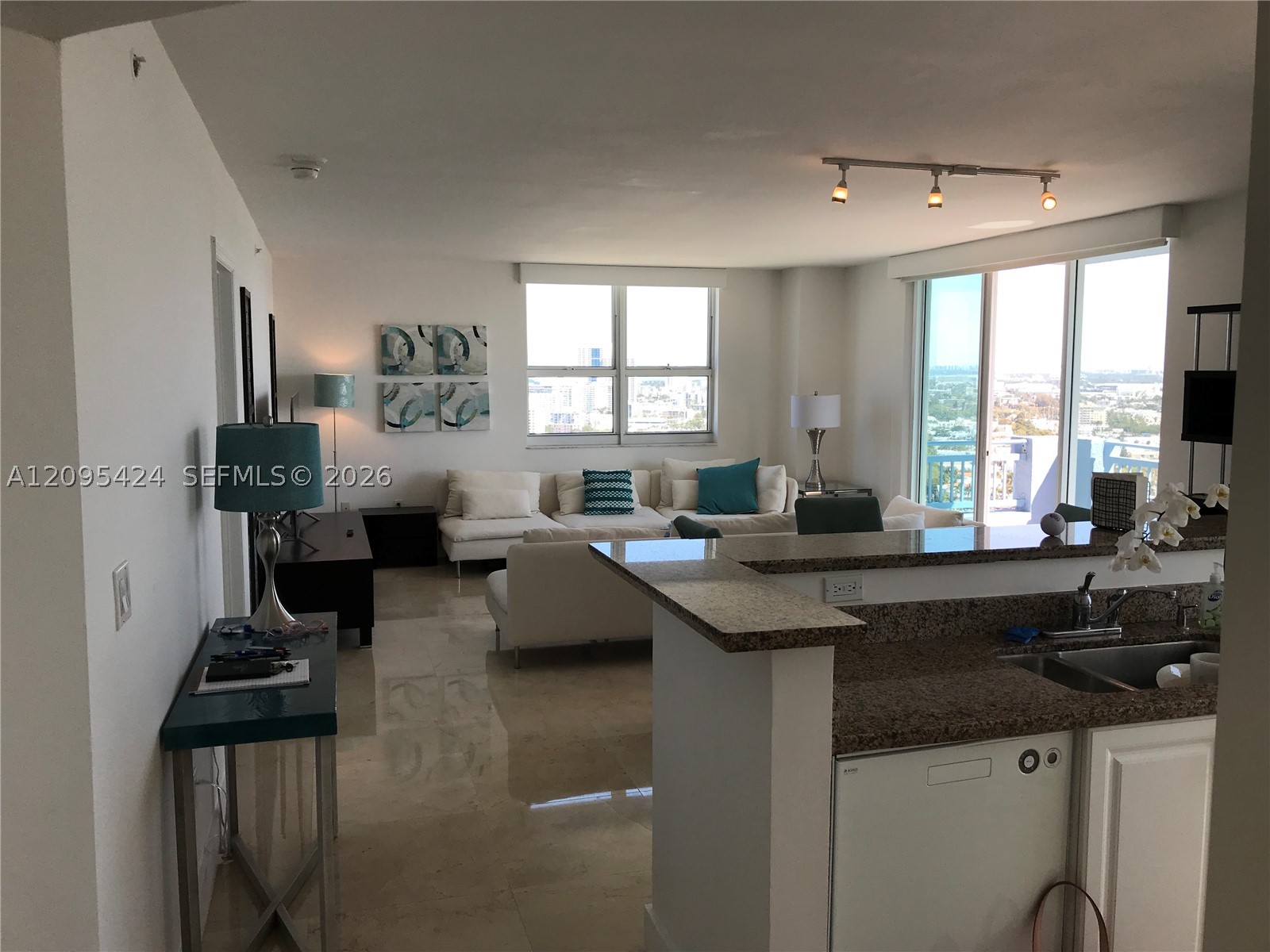 90 Alton Rd #2711 Miami Beach, FL 33139