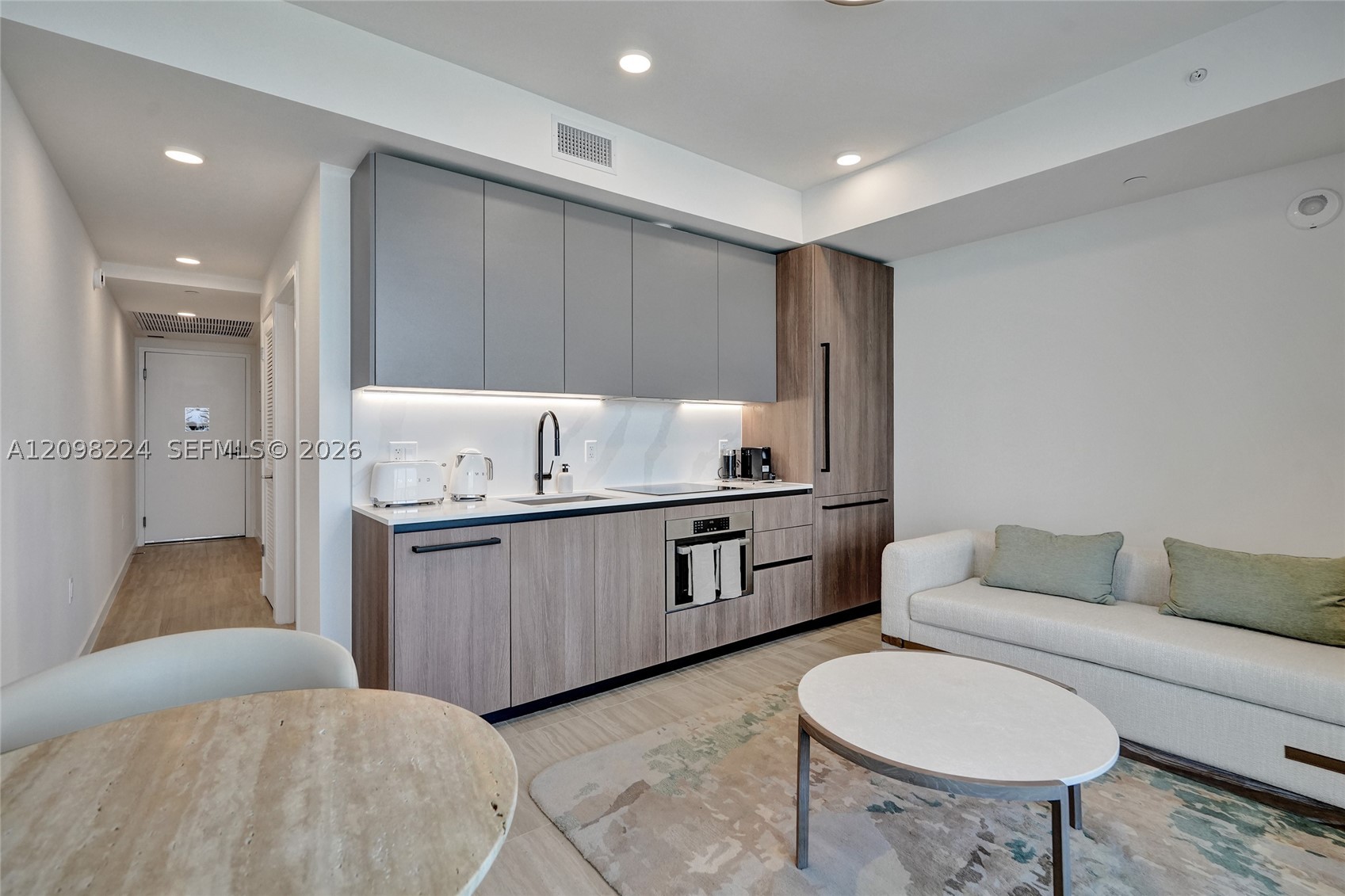 580 72nd St #905 Miami Beach, FL 33141