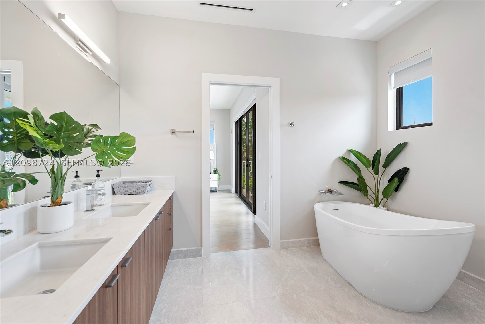 850 Washington St Hollywood, FL 33019