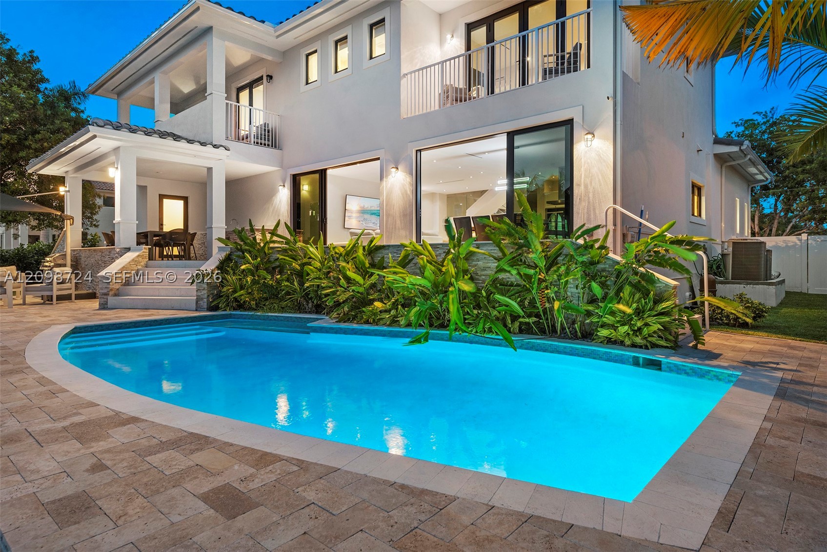 850 Washington St Hollywood, FL 33019