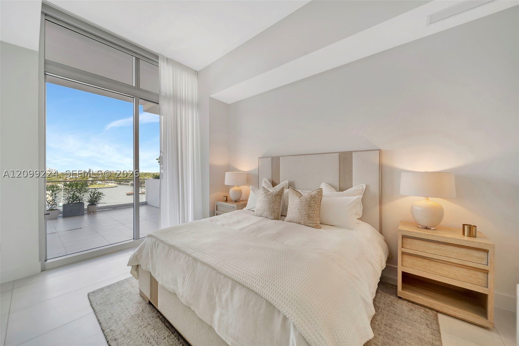 153 N Seabreeze #403 Fort Lauderdale, FL 33304