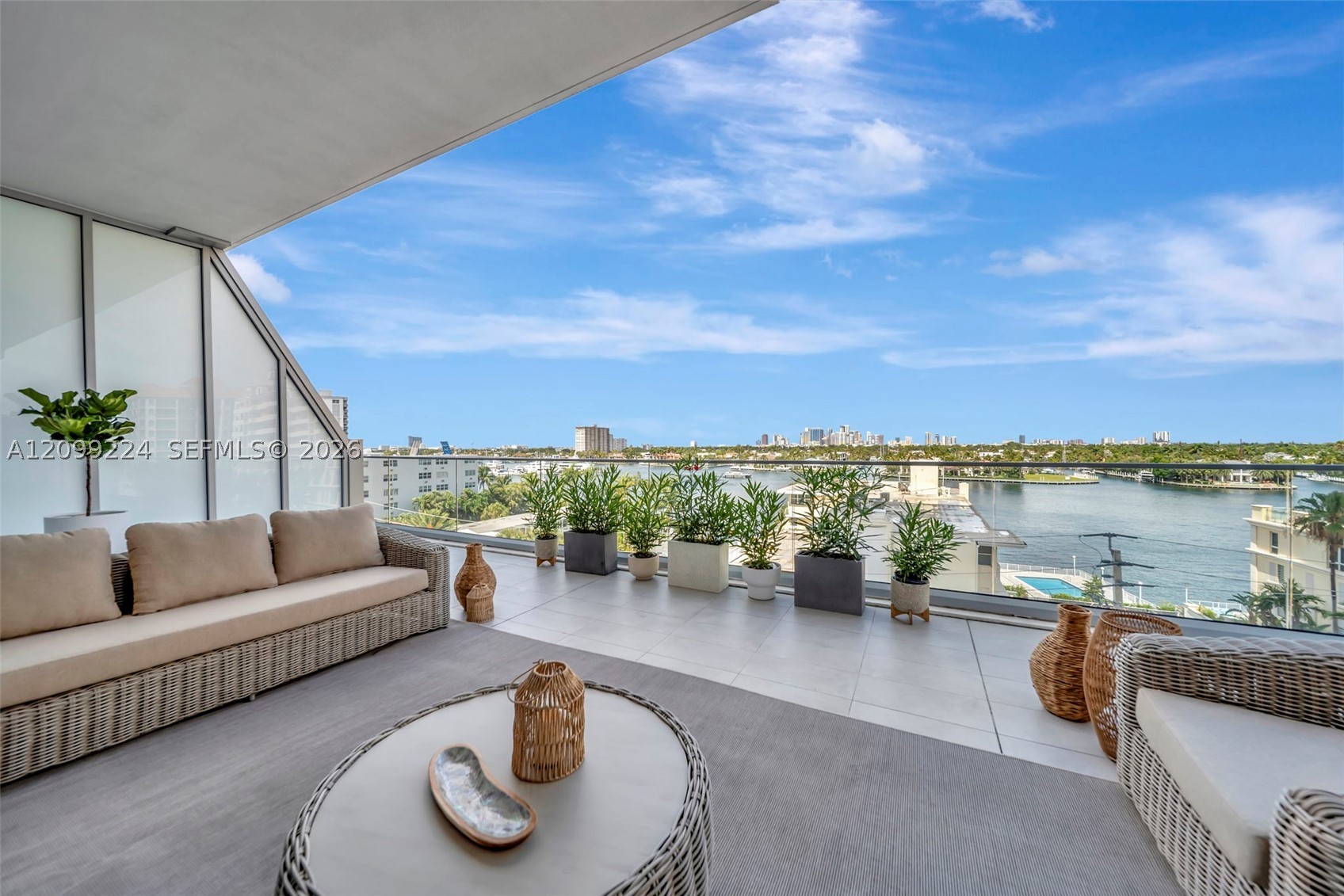 153 N Seabreeze #403 Fort Lauderdale, FL 33304