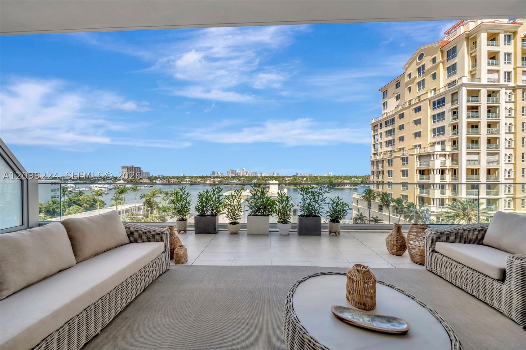 153 N Seabreeze #403 Fort Lauderdale, FL 33304