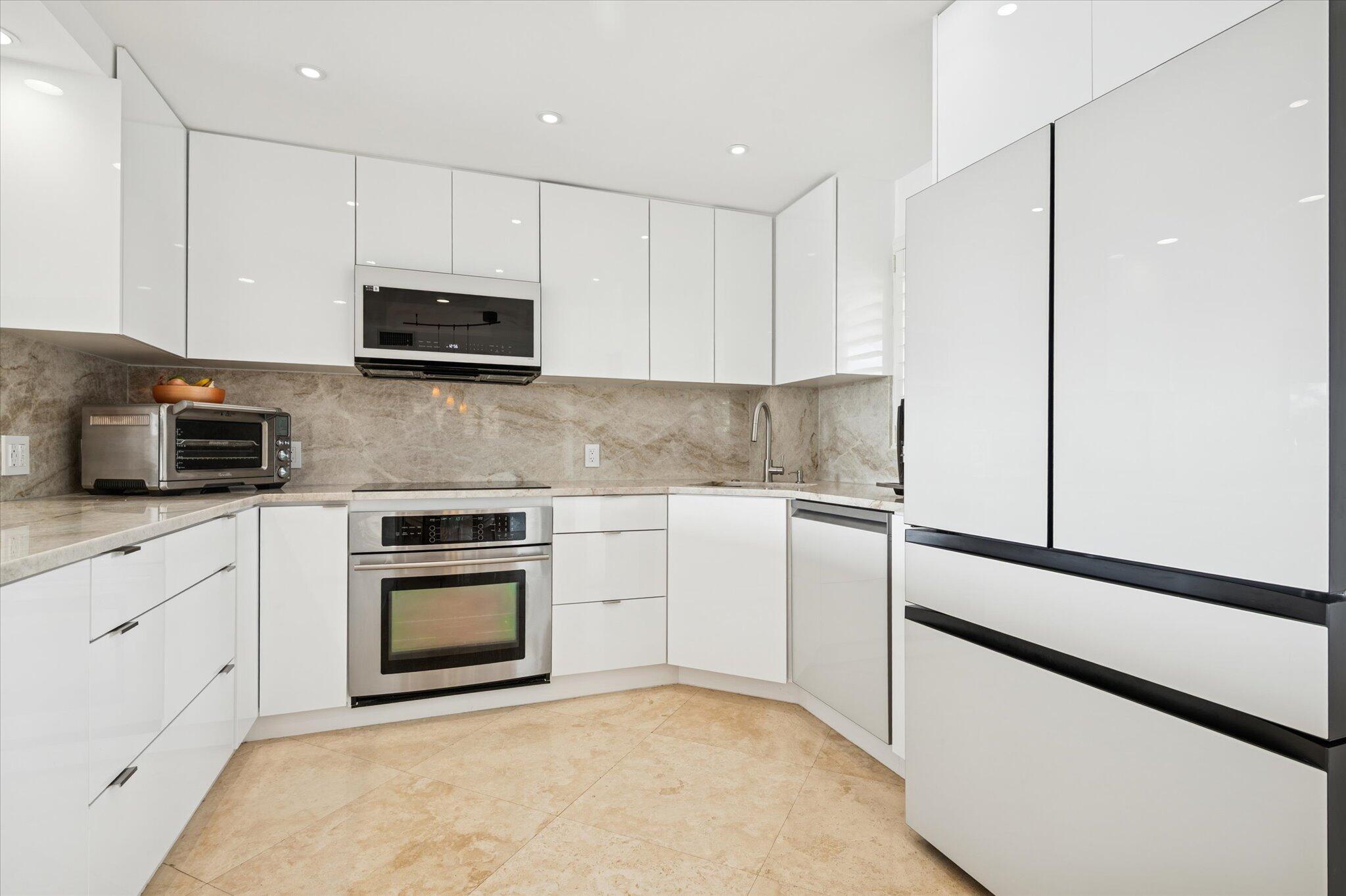 215 N Birch #A2 Fort Lauderdale, FL 33304