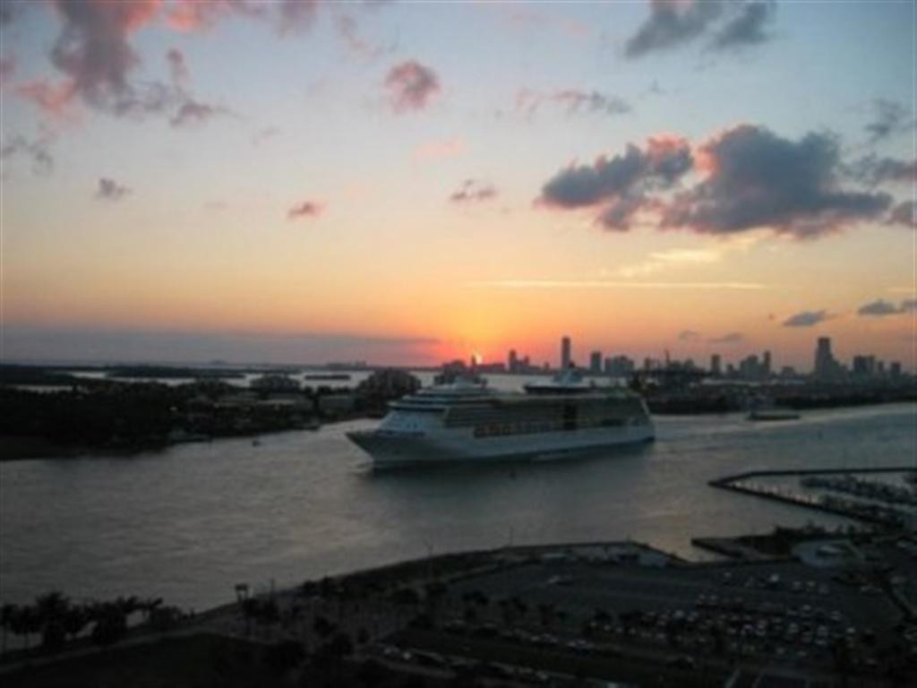 400 S Pointe #307 Miami Beach, FL 33139