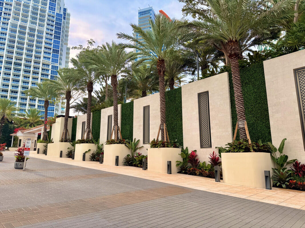 image South Pointe Towers21