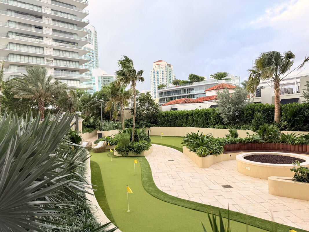 image South Pointe Towers23