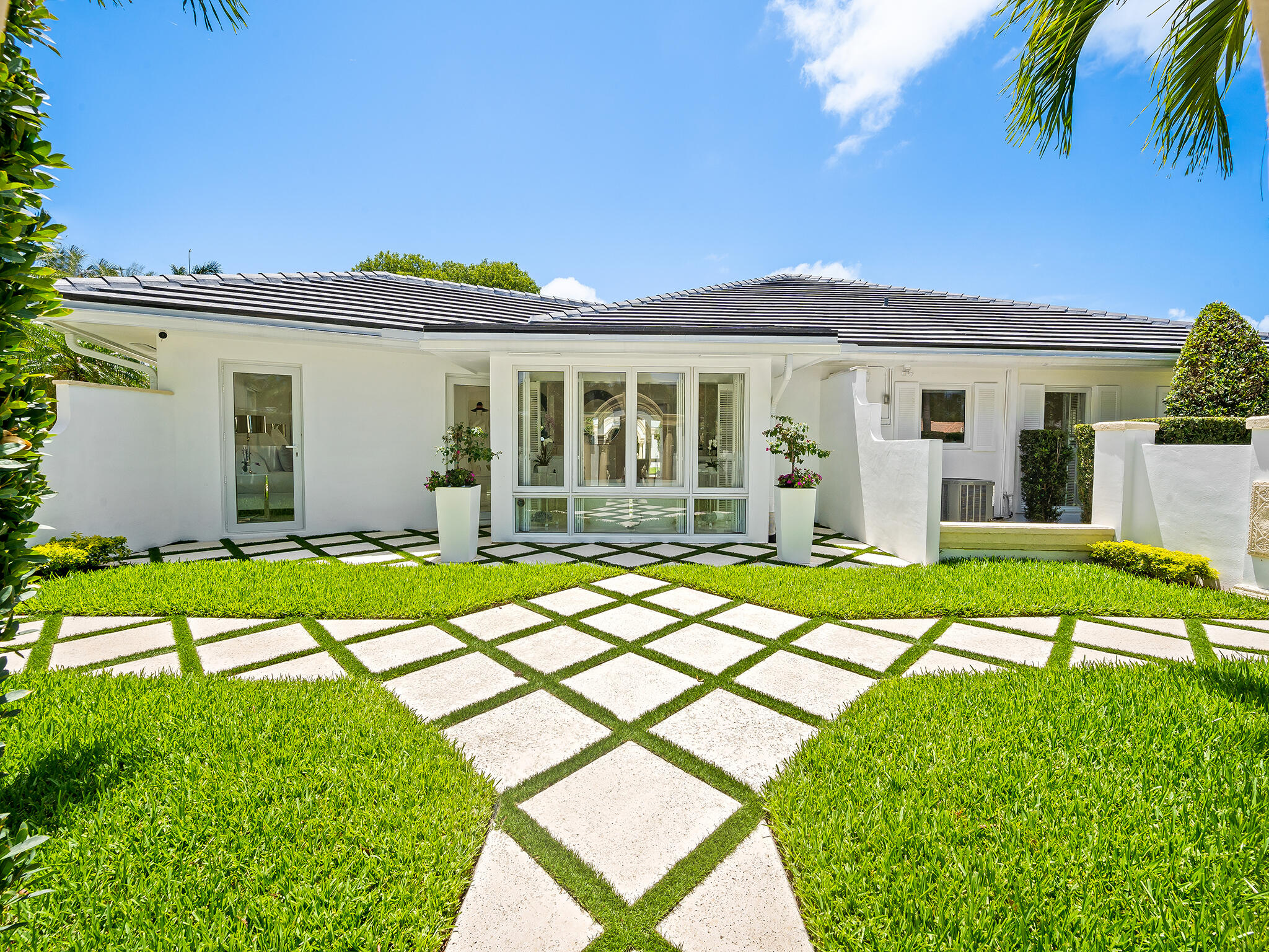 2831 NE 40th Fort Lauderdale, FL 33308