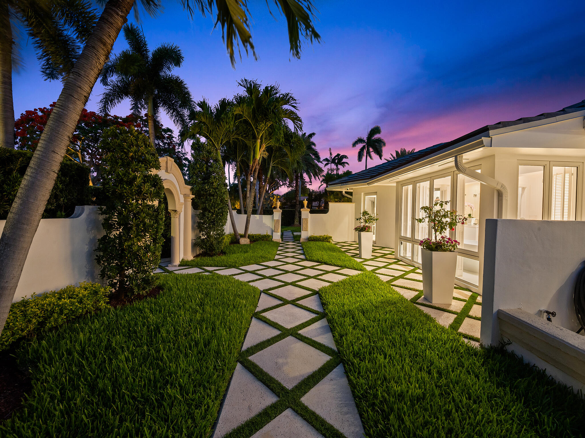 2831 NE 40th Fort Lauderdale, FL 33308