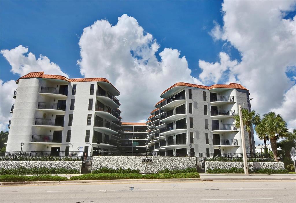 2029 N Ocean #208
