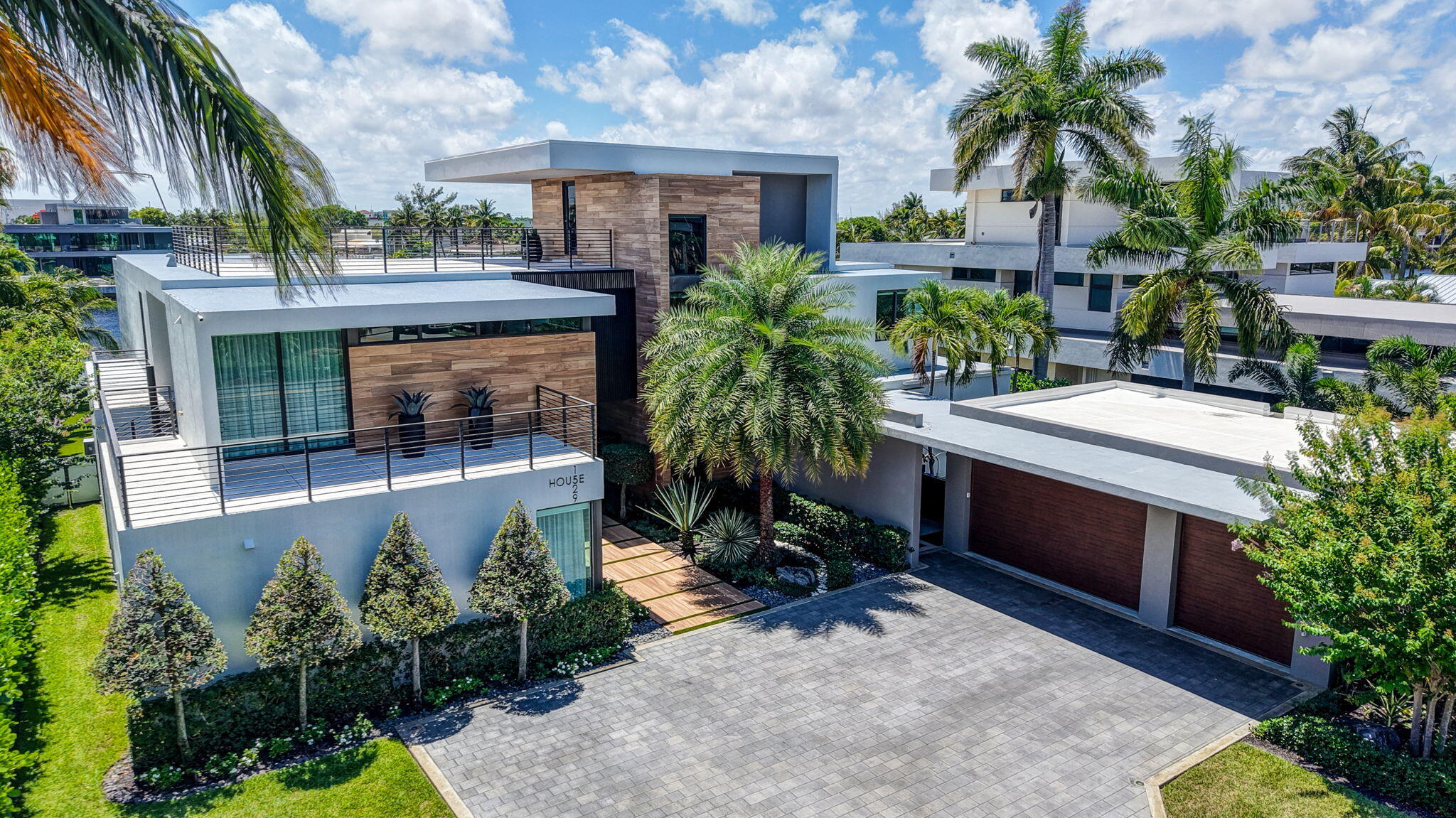 1529 Middle Riv