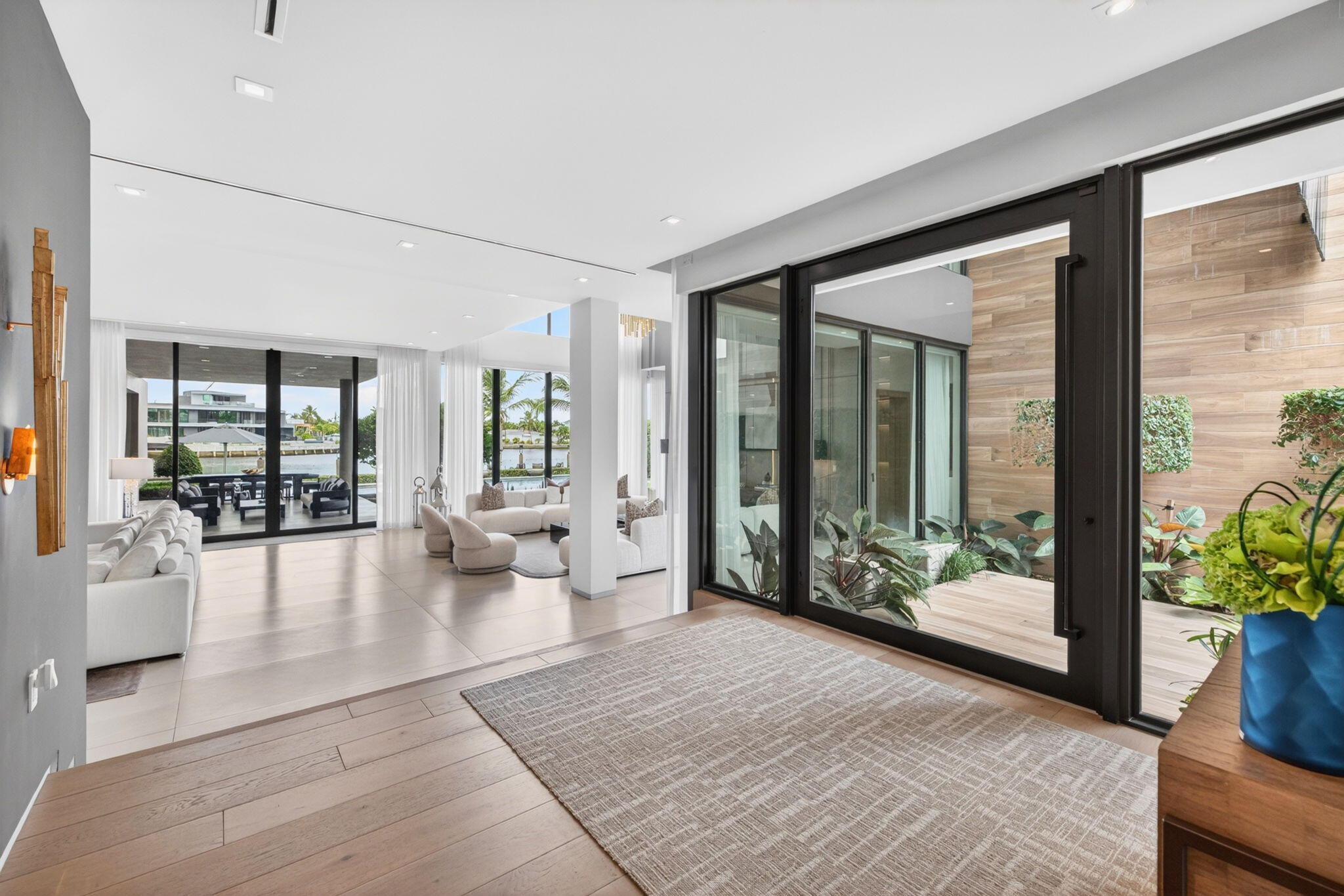 1529 Middle Riv Fort Lauderdale, FL 33304