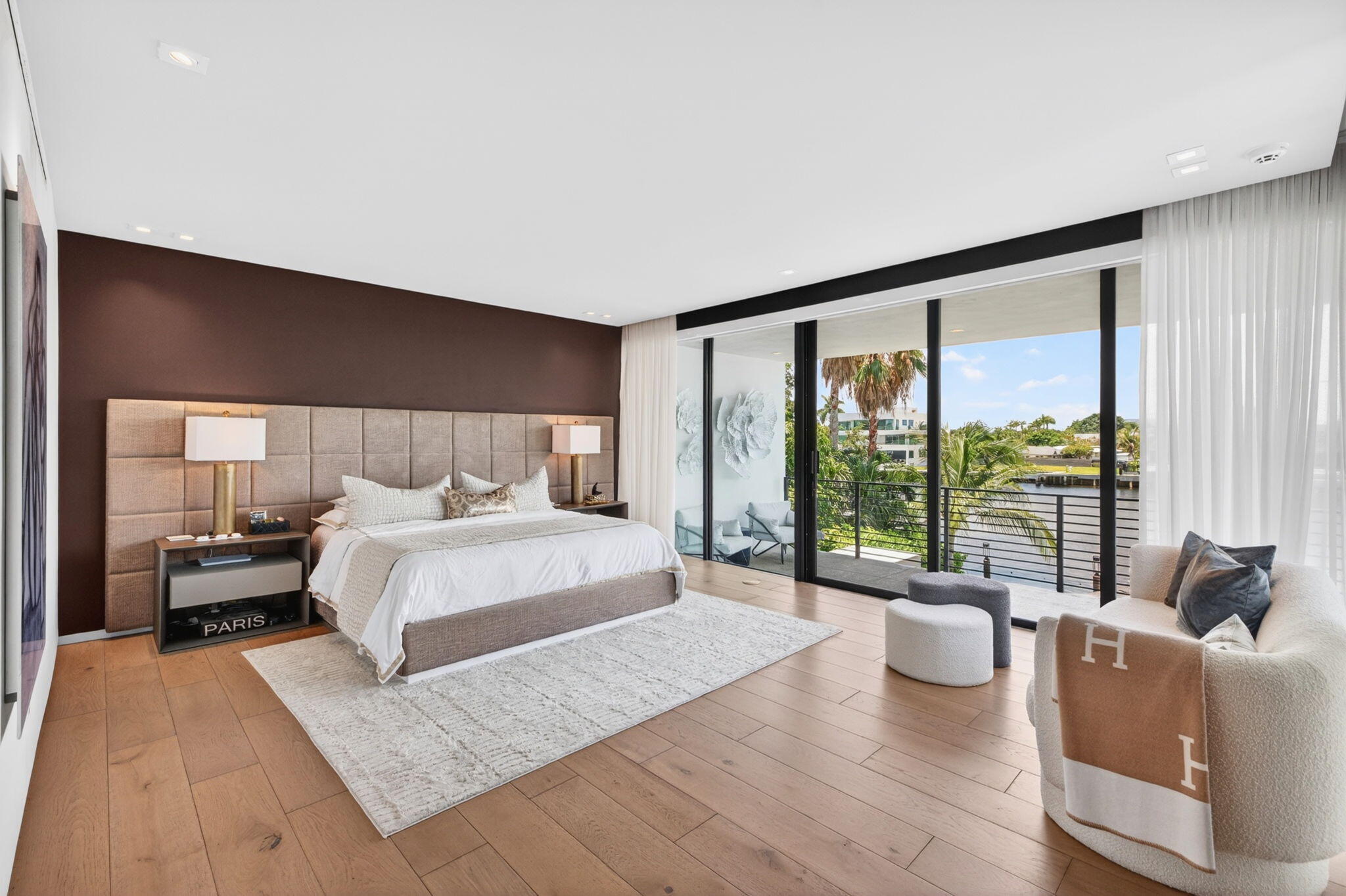 1529 Middle Riv Fort Lauderdale, FL 33304