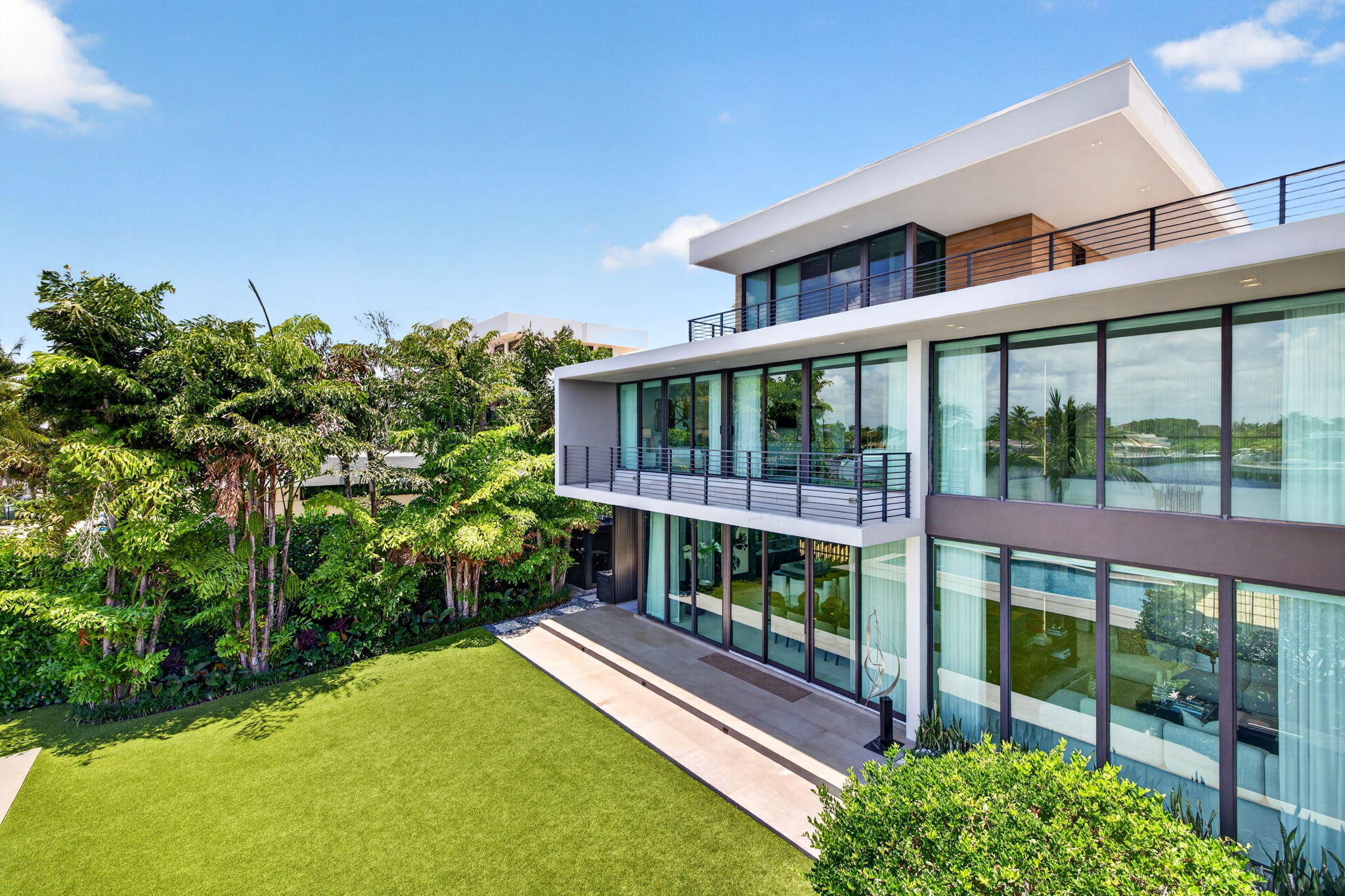 1529 Middle Riv Fort Lauderdale, FL 33304