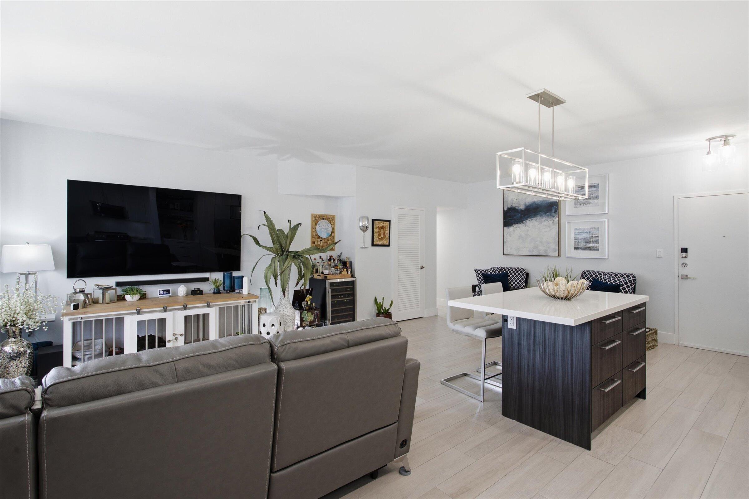 4747 Collins #1109 Miami Beach, FL 33140