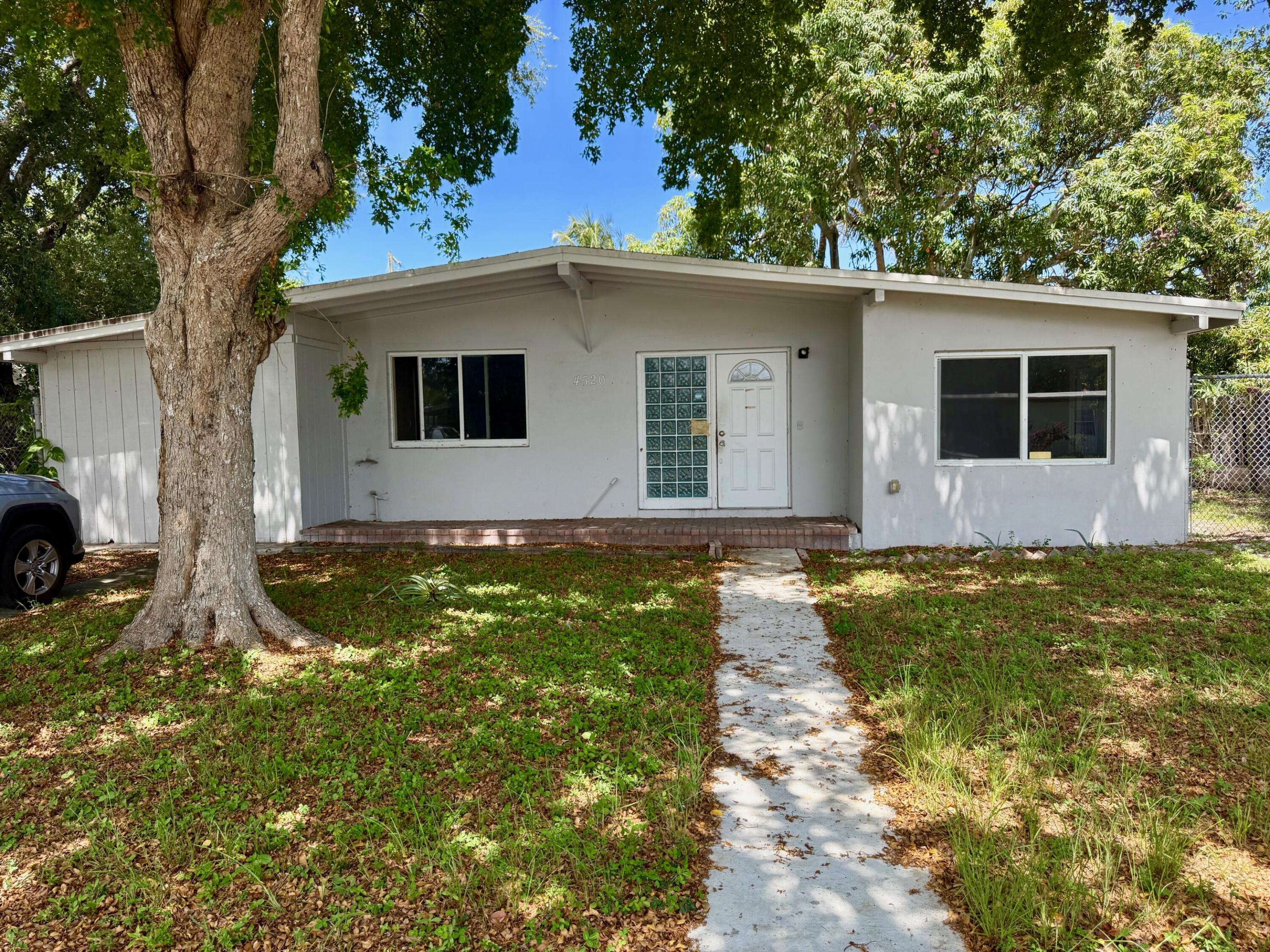 4520 NE 16th