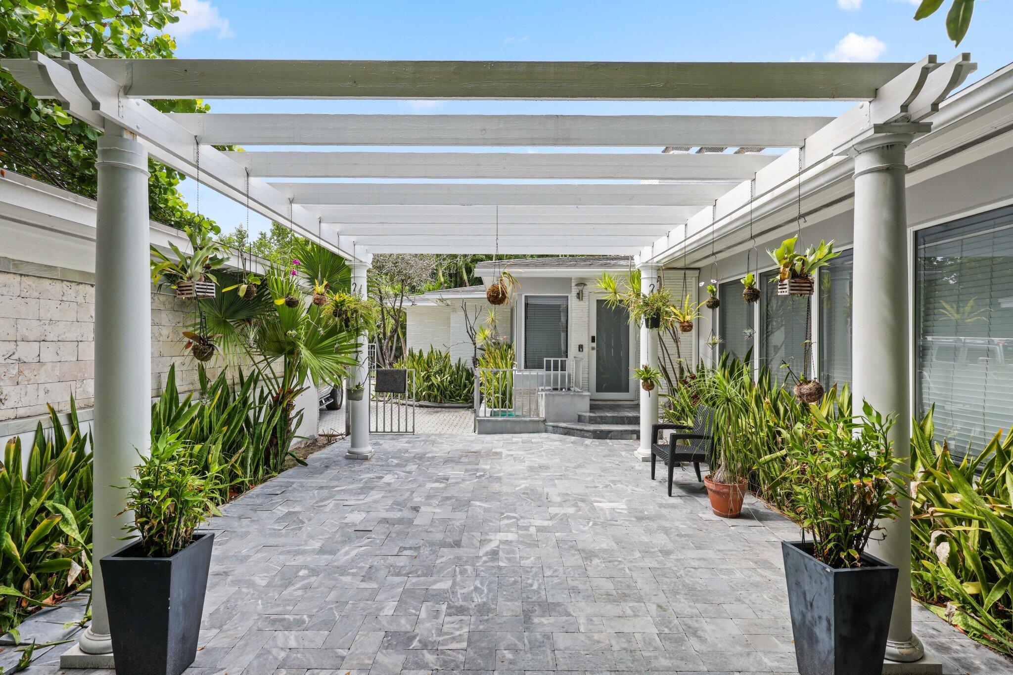 1313 Seabreeze #B Fort Lauderdale, FL 33316