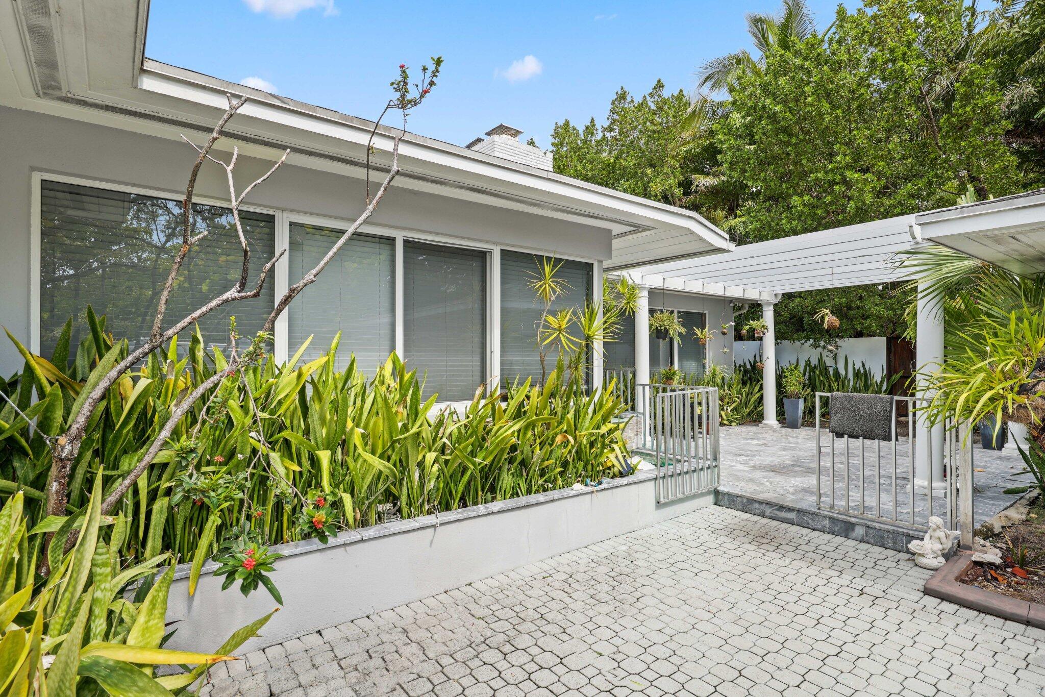 1313 Seabreeze #B Fort Lauderdale, FL 33316