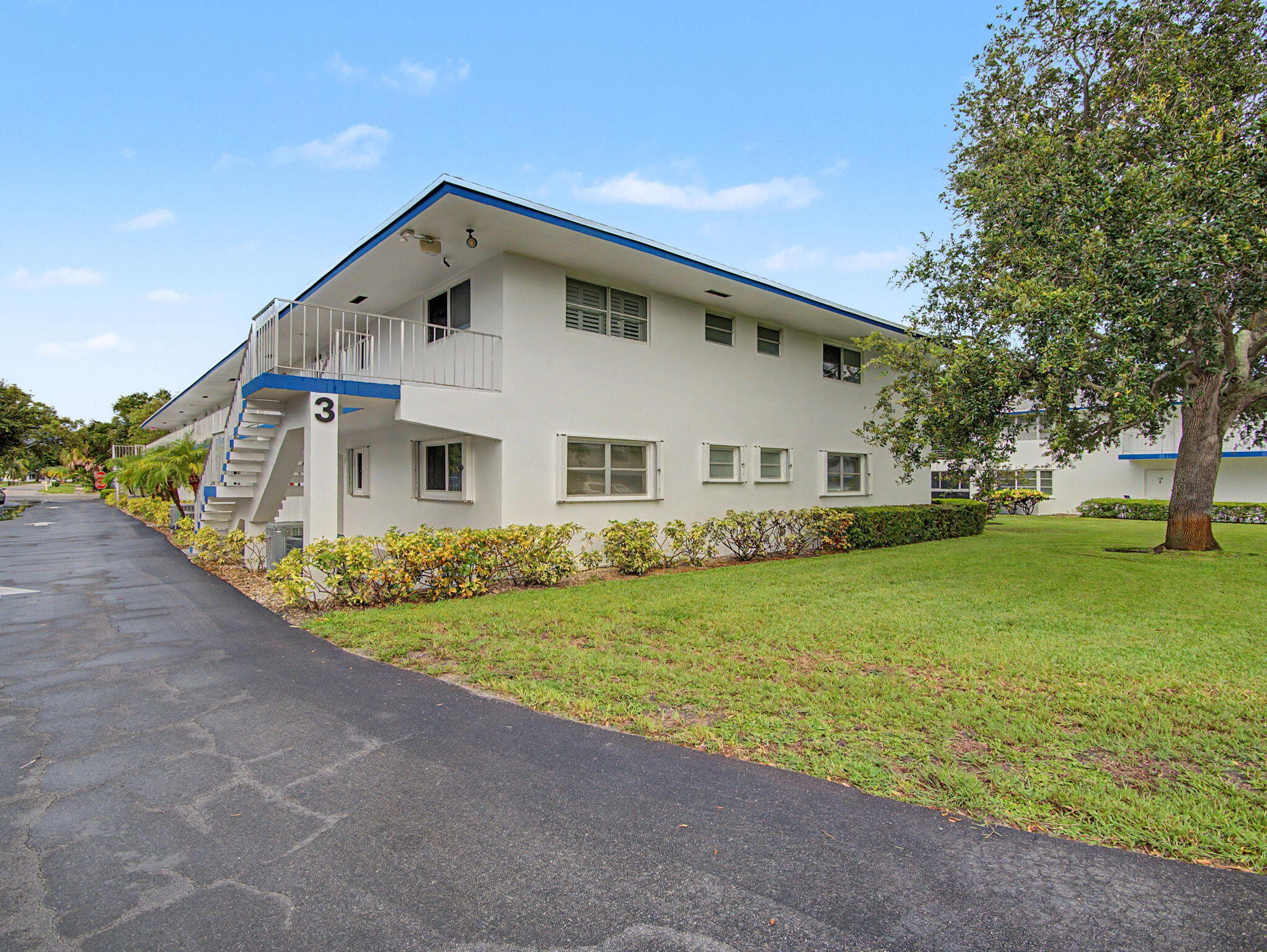 3 Westwood Ave #101E