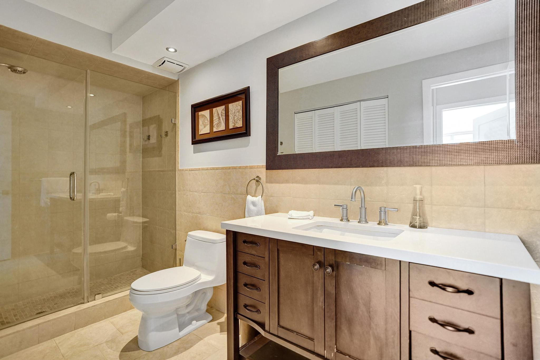 2715 N Ocean #6C Fort Lauderdale, FL 33308