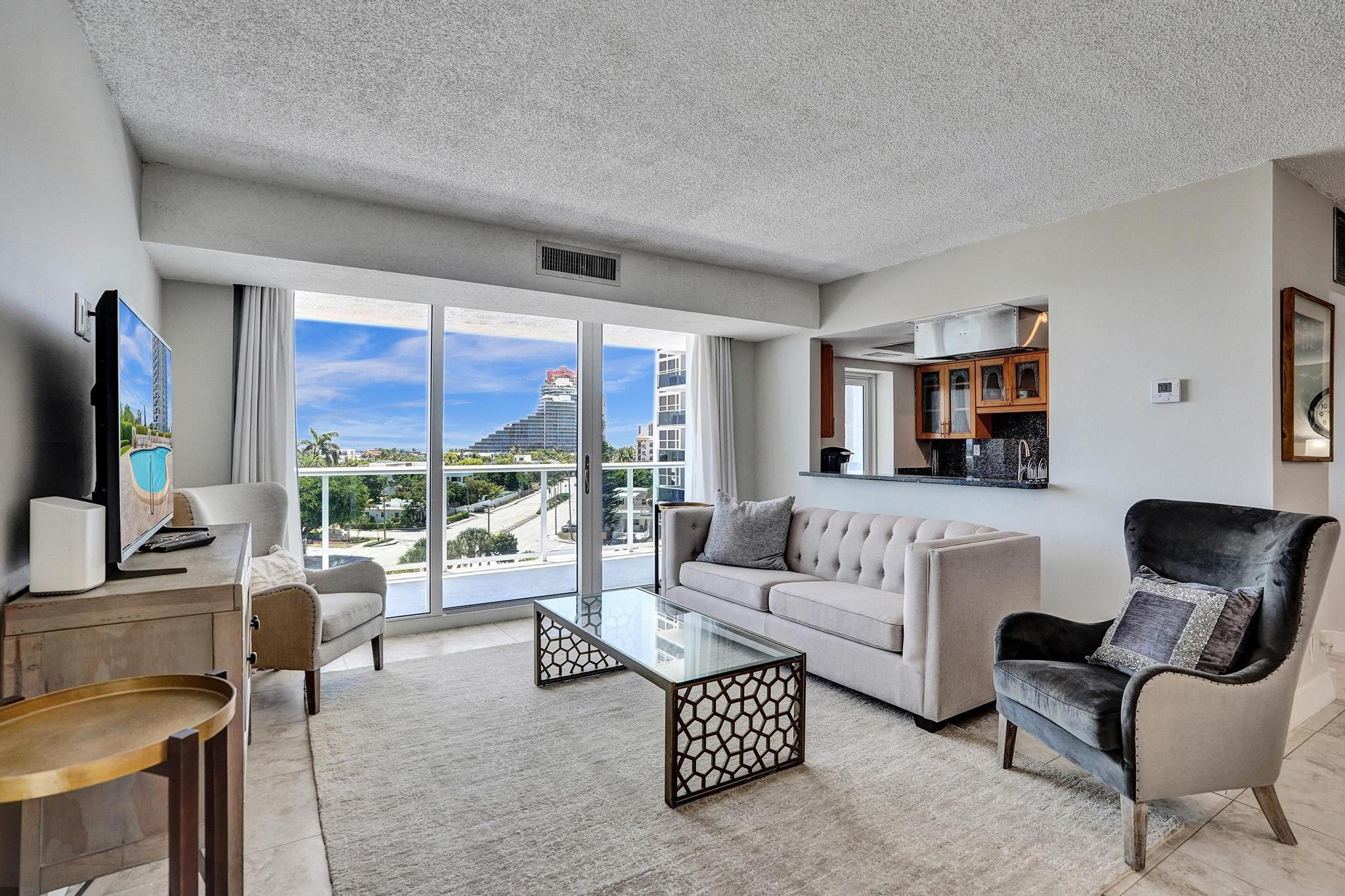 2715 N Ocean #6C Fort Lauderdale, FL 33308