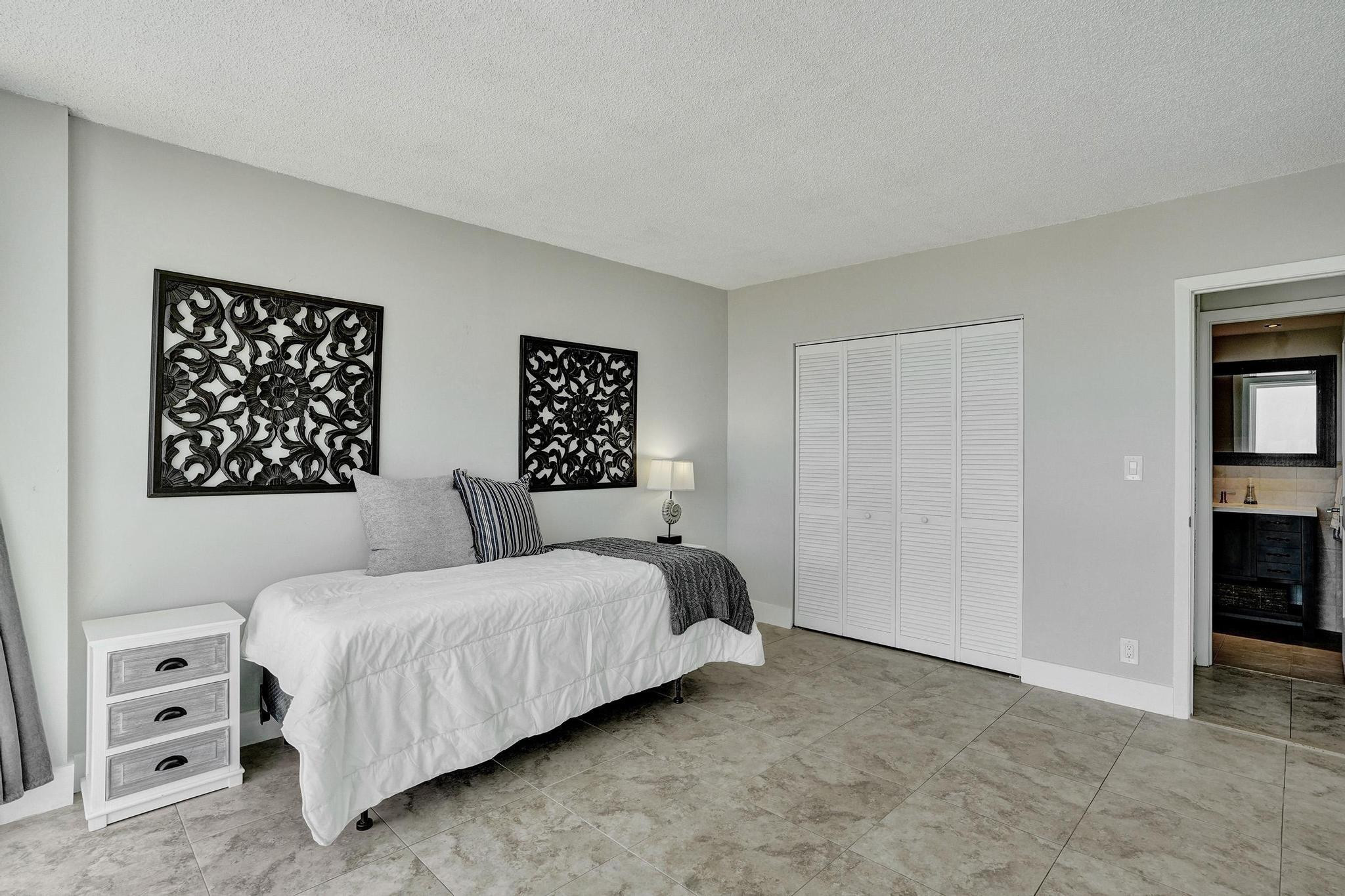2715 N Ocean #6C Fort Lauderdale, FL 33308