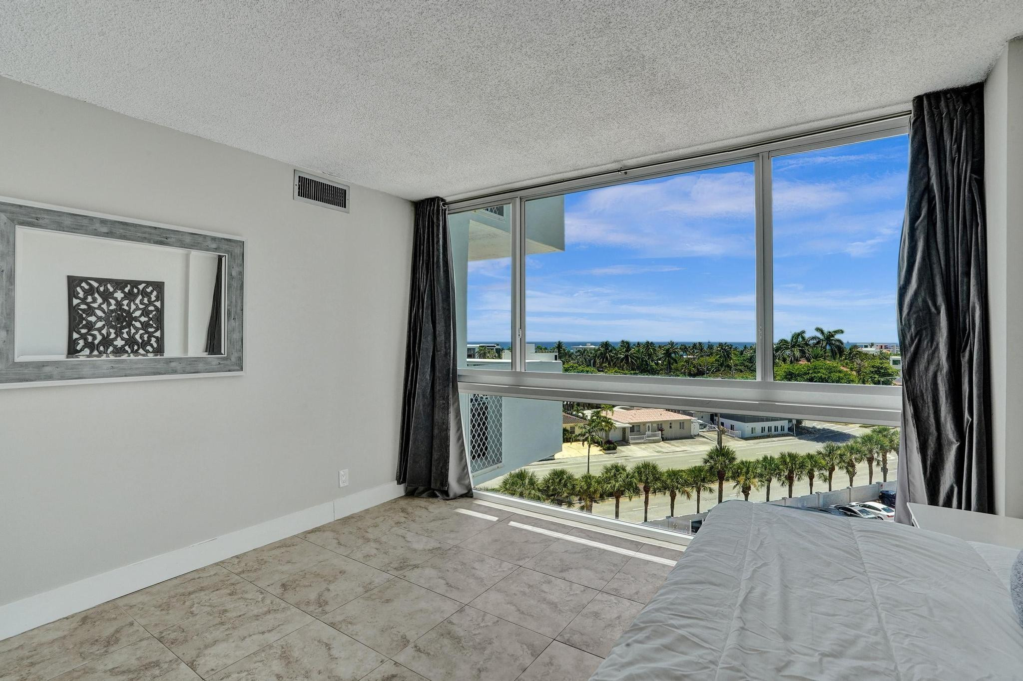 2715 N Ocean #6C Fort Lauderdale, FL 33308