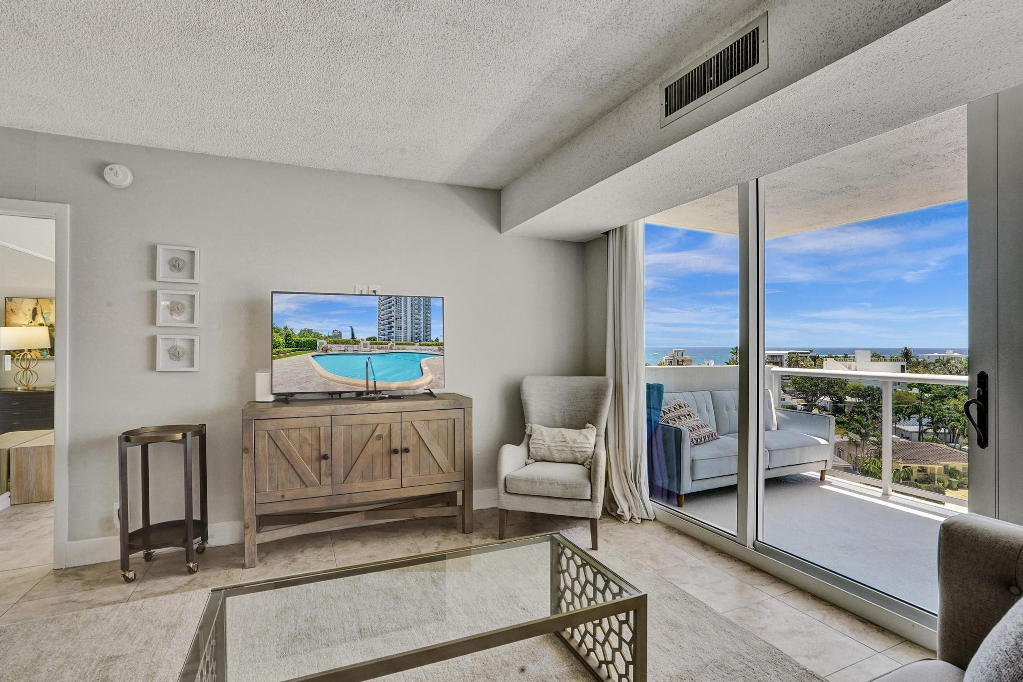 2715 N Ocean #6C Fort Lauderdale, FL 33308