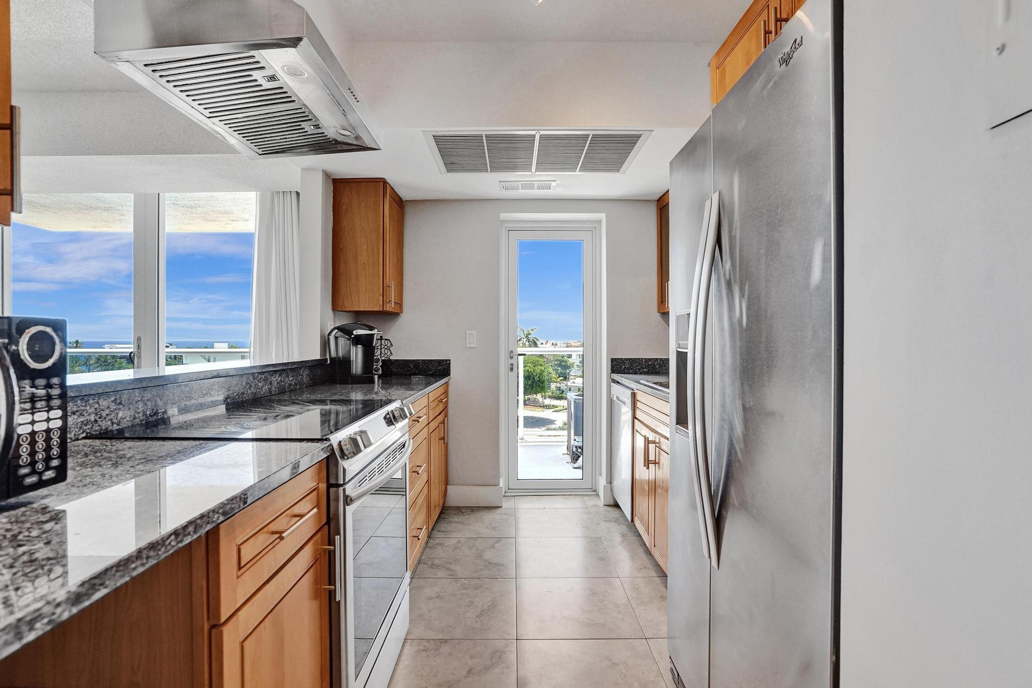 2715 N Ocean #6C Fort Lauderdale, FL 33308