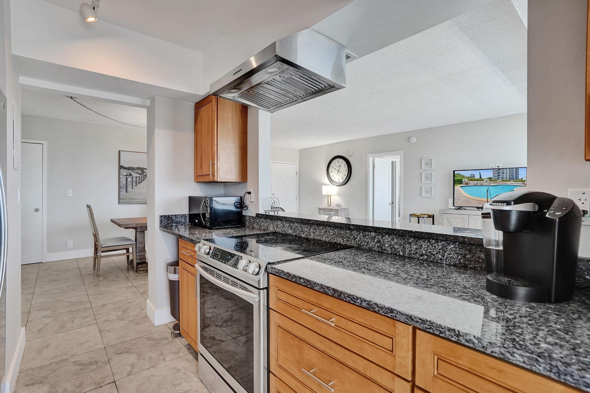 2715 N Ocean #6C Fort Lauderdale, FL 33308