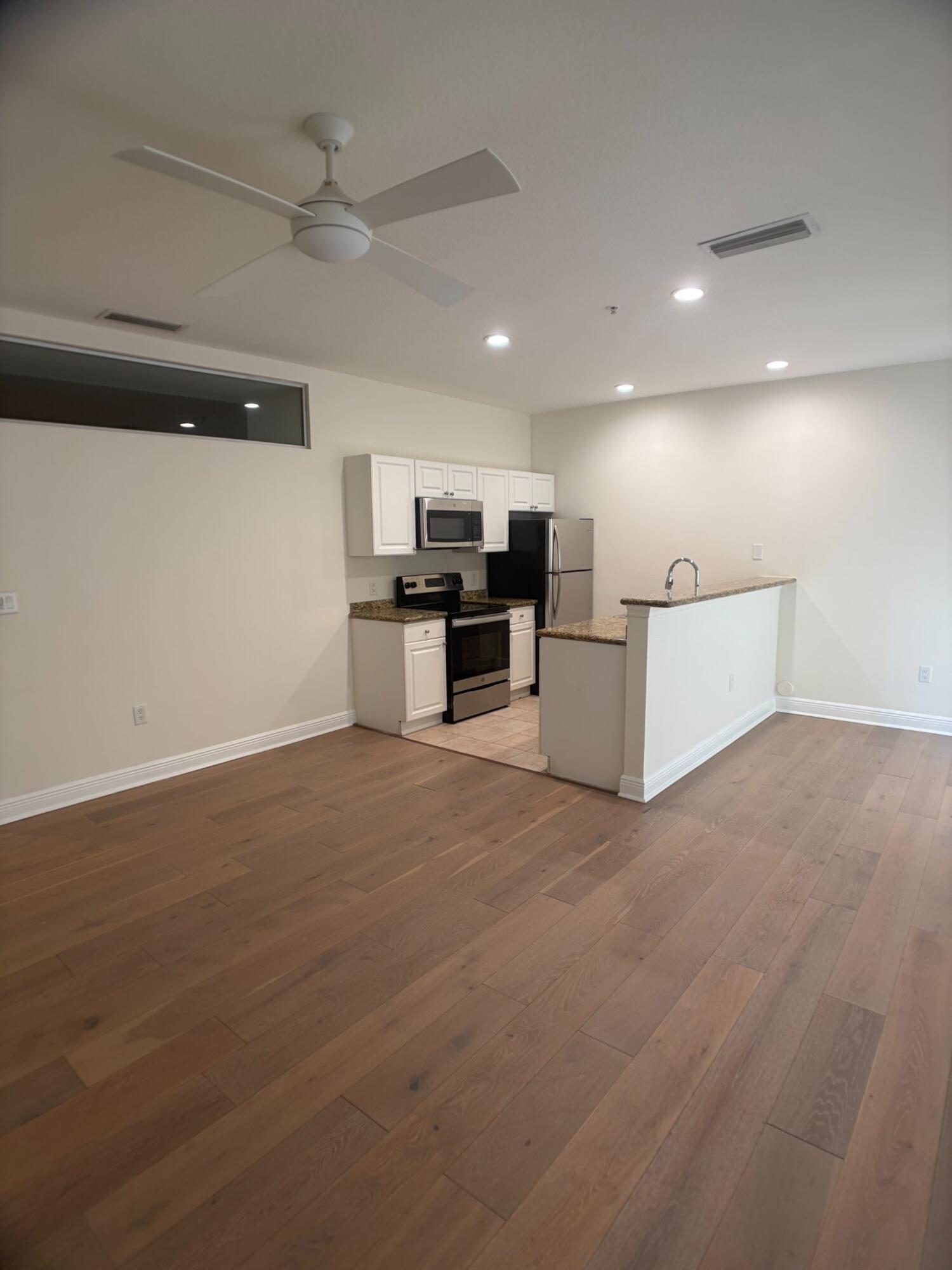 150 SE 3rd #13