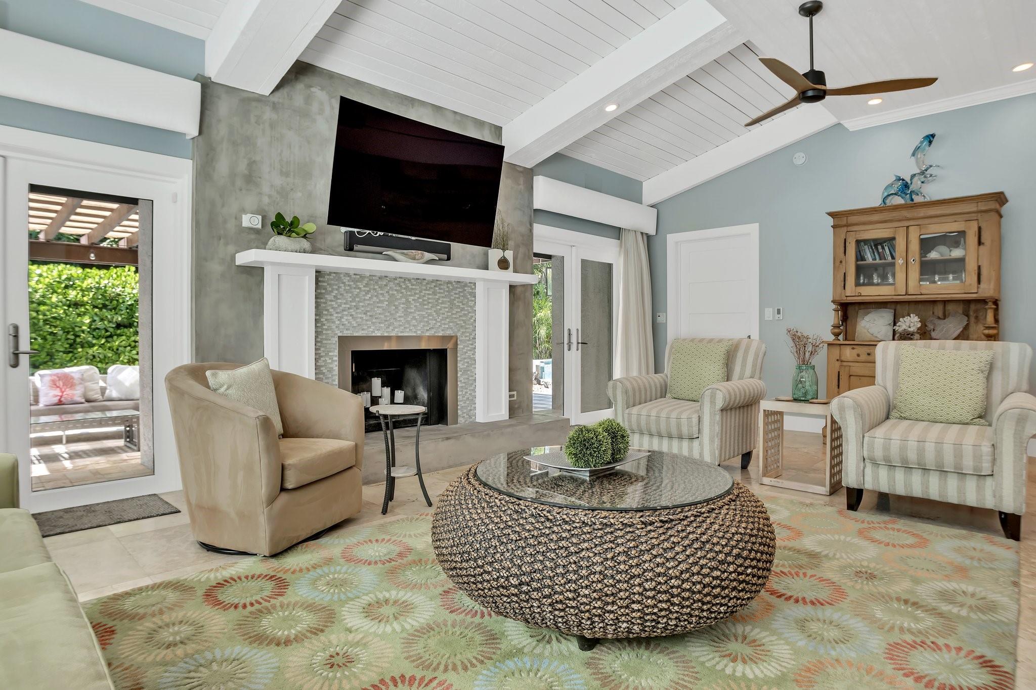 2013 NE 32nd Ave Fort Lauderdale, FL 33305