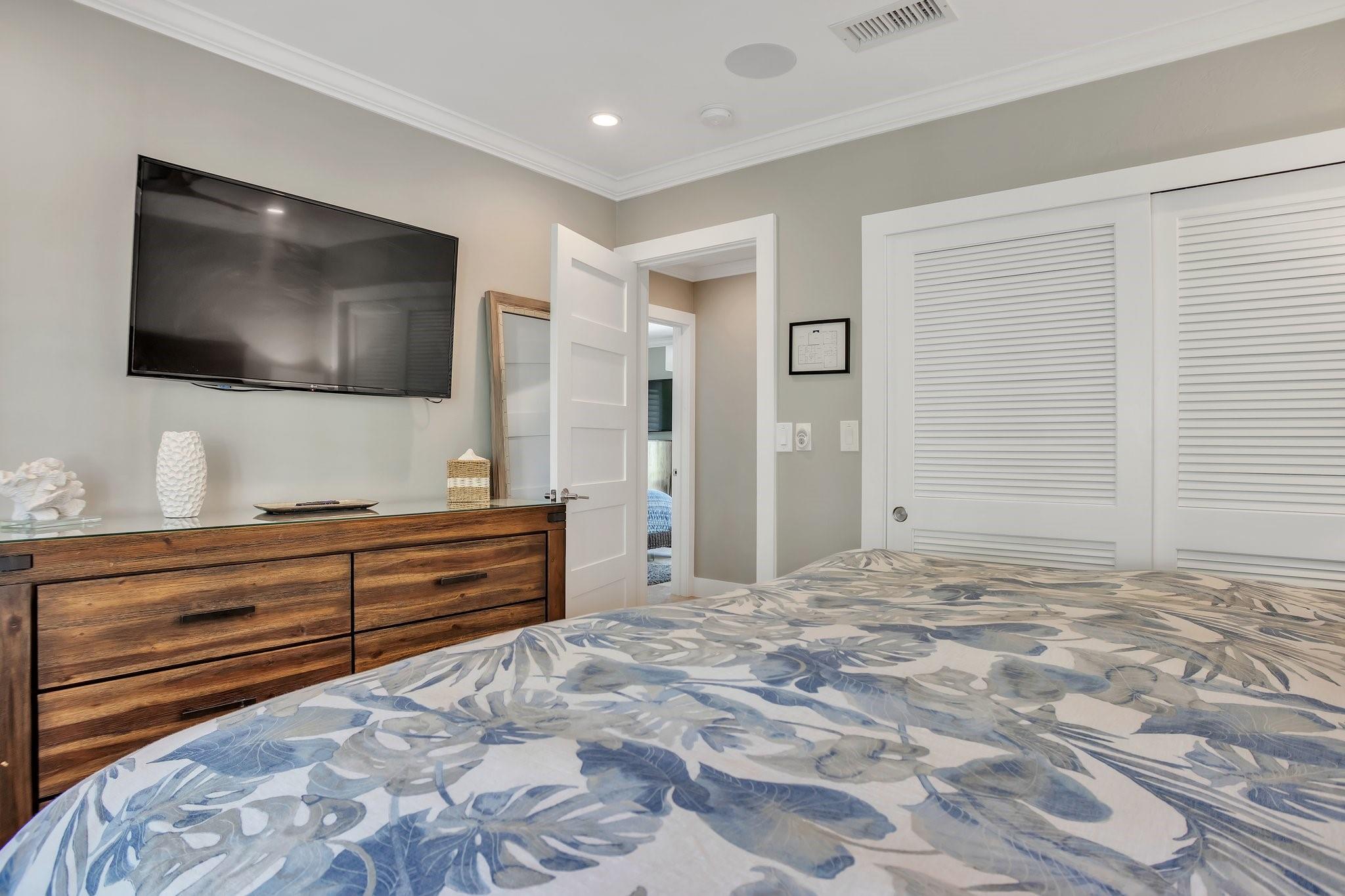 2013 NE 32nd Ave Fort Lauderdale, FL 33305